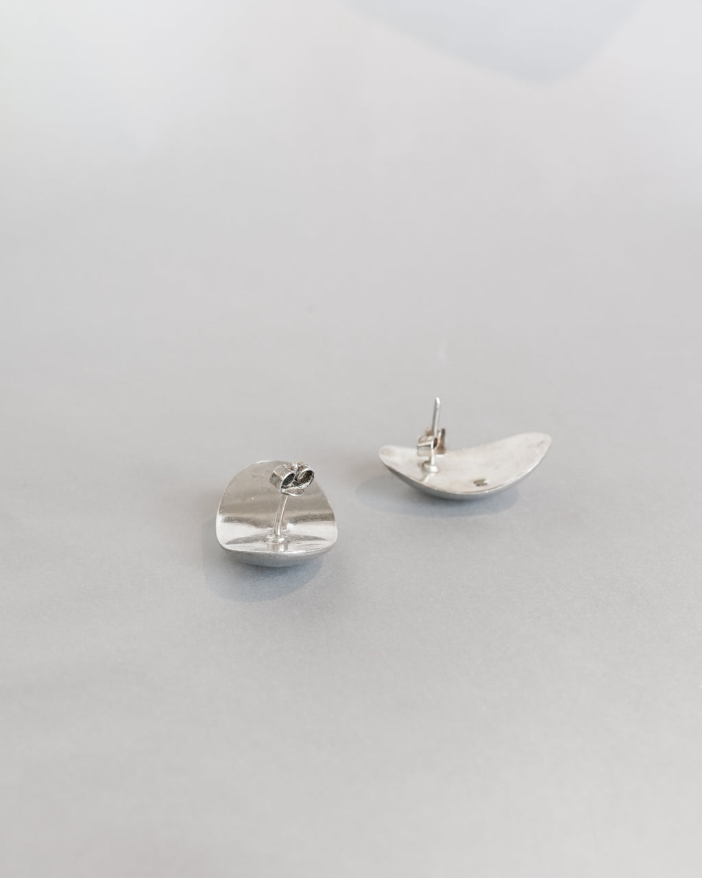 Minimal Dome Stud Silver Earrings  (SVE-26007)