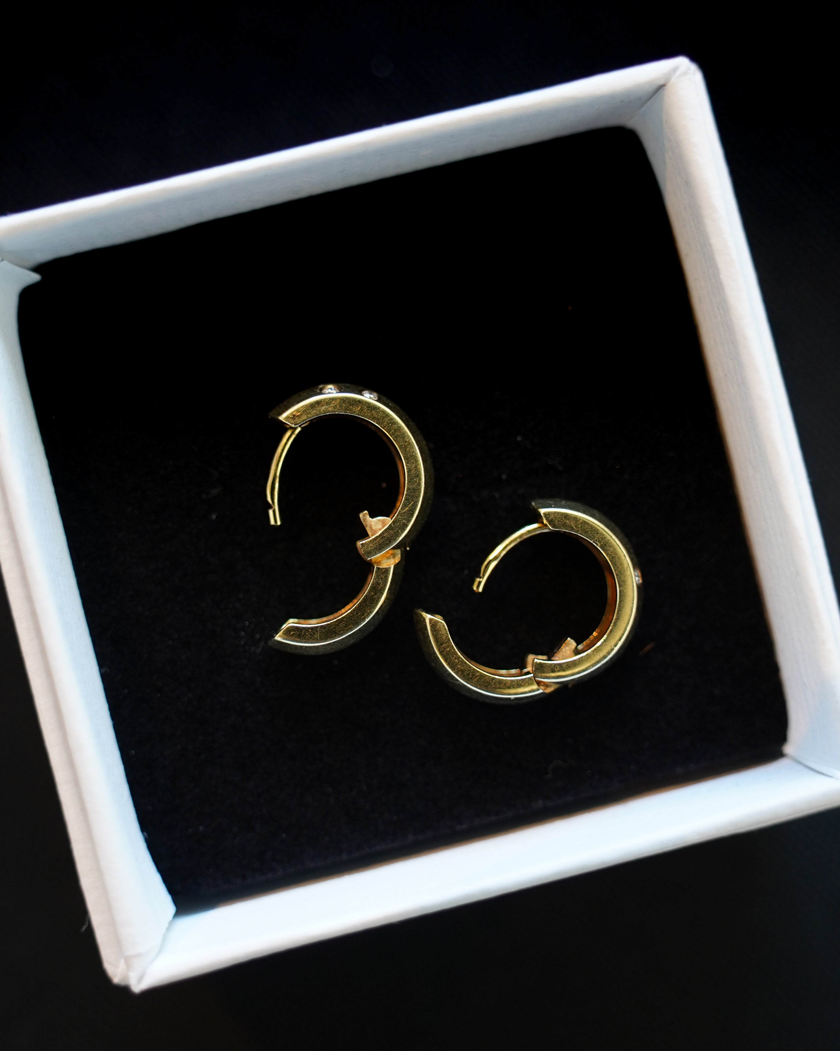 14K Gold Hoops w/ Natural Dia (GDE-25SS004)