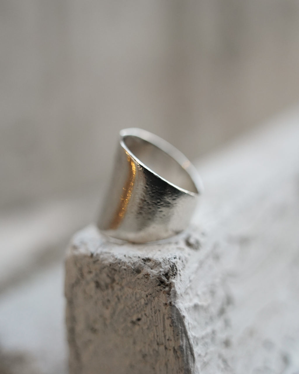 Hammered Tapered Silver Ring (SVR-26033)