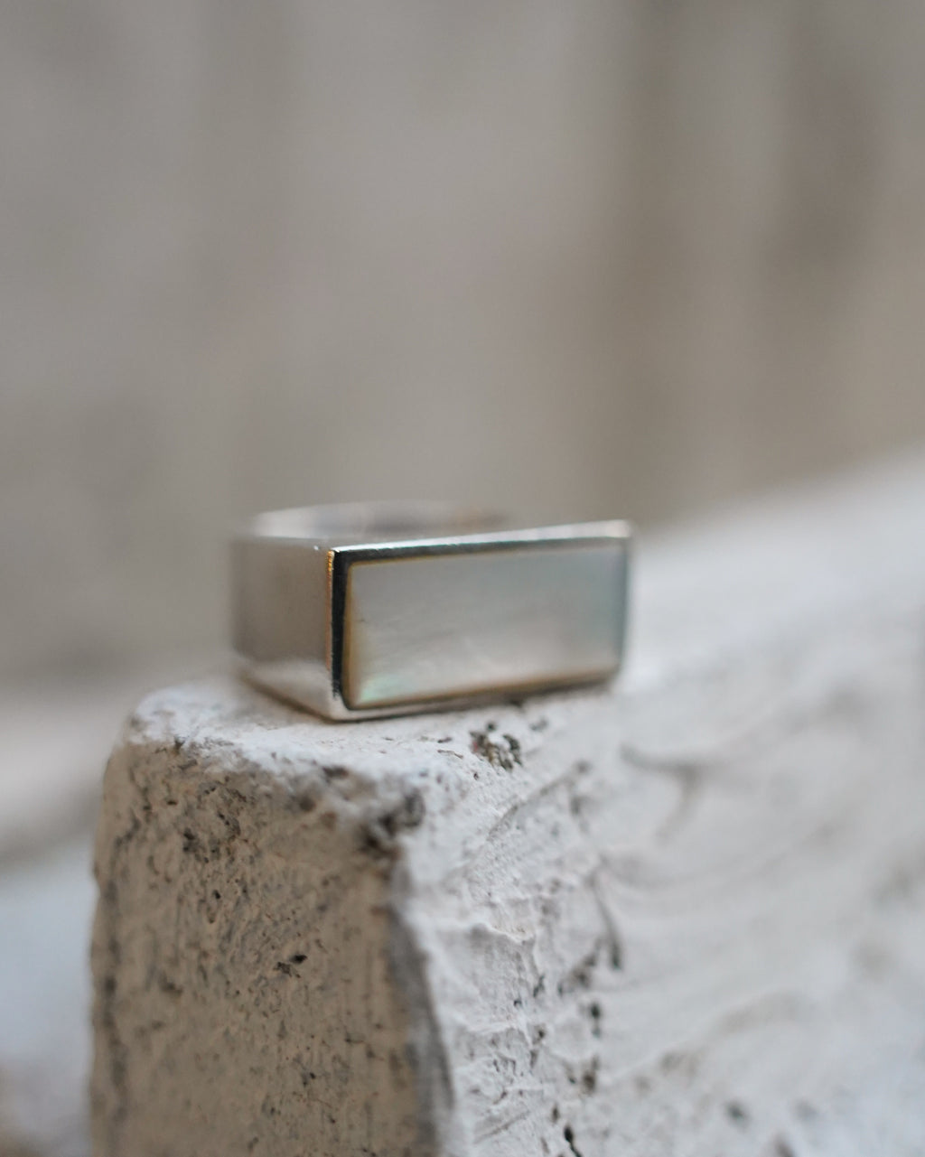 Mother of Pearl Signet Ring (SVR-26035)