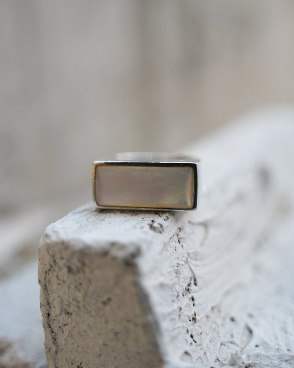 Mother of Pearl Signet Ring (SVR-26035)