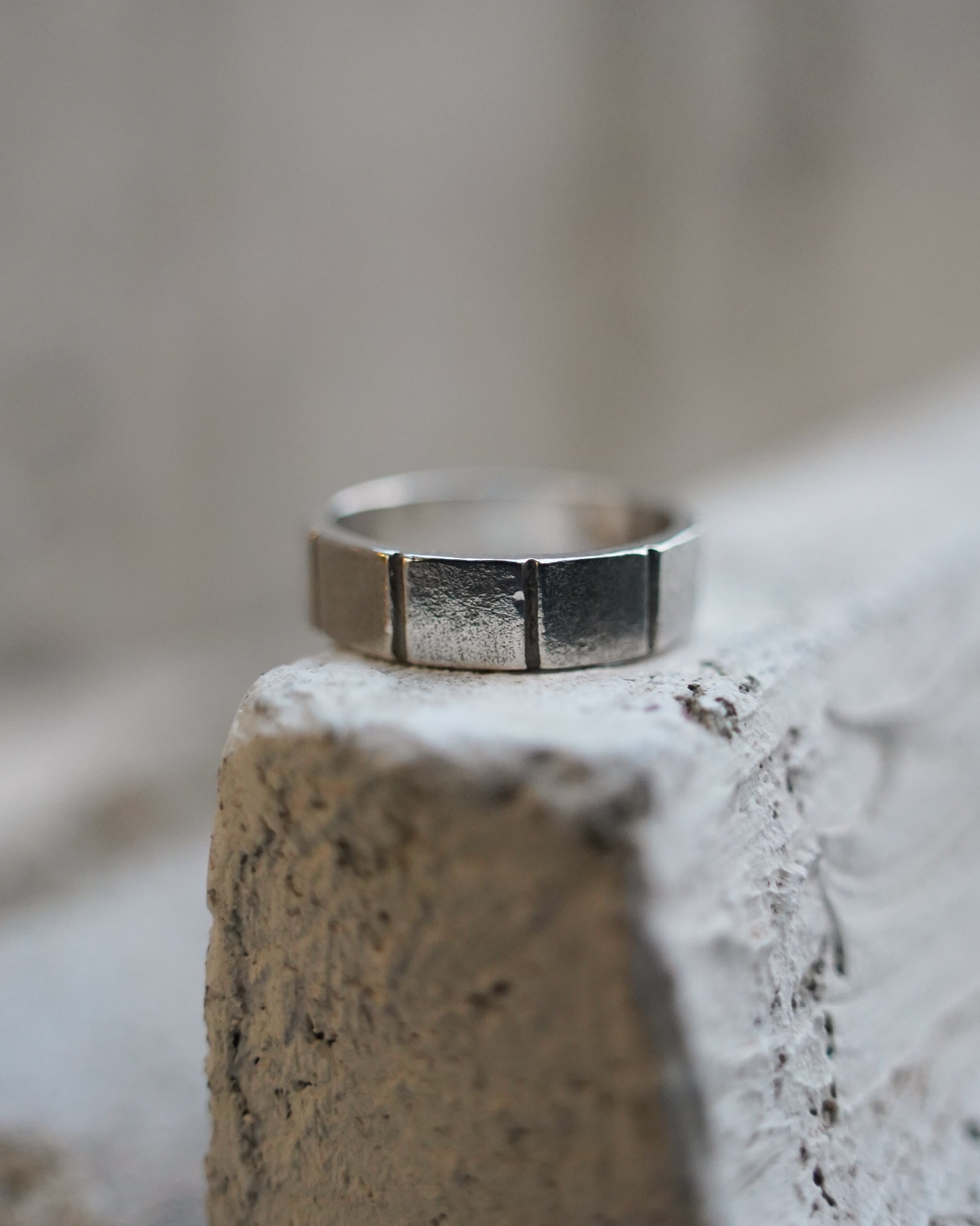 Segmented Silver Band Ring (SVR-26038)