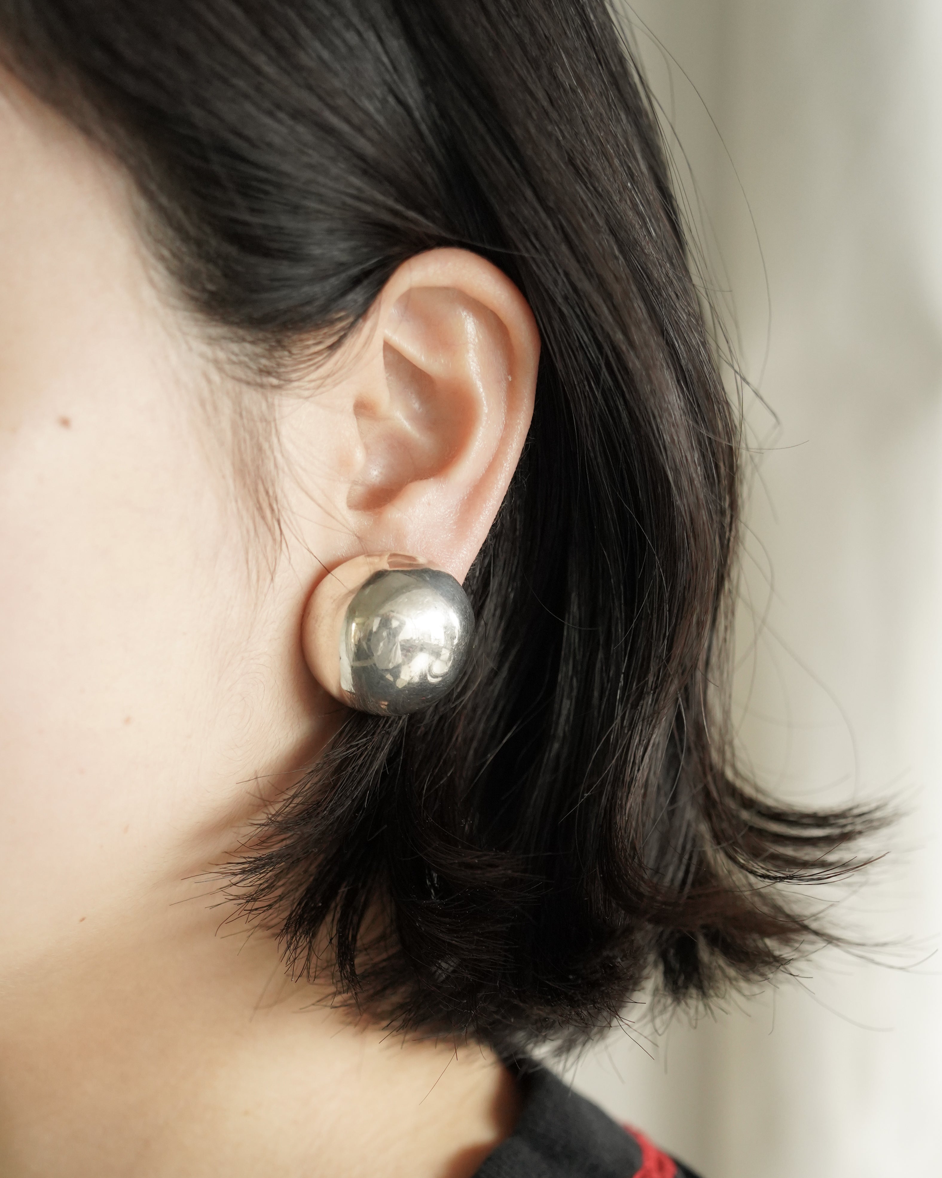 Dome Stud Silver Earrings - Large  (SVE-26006-2)
