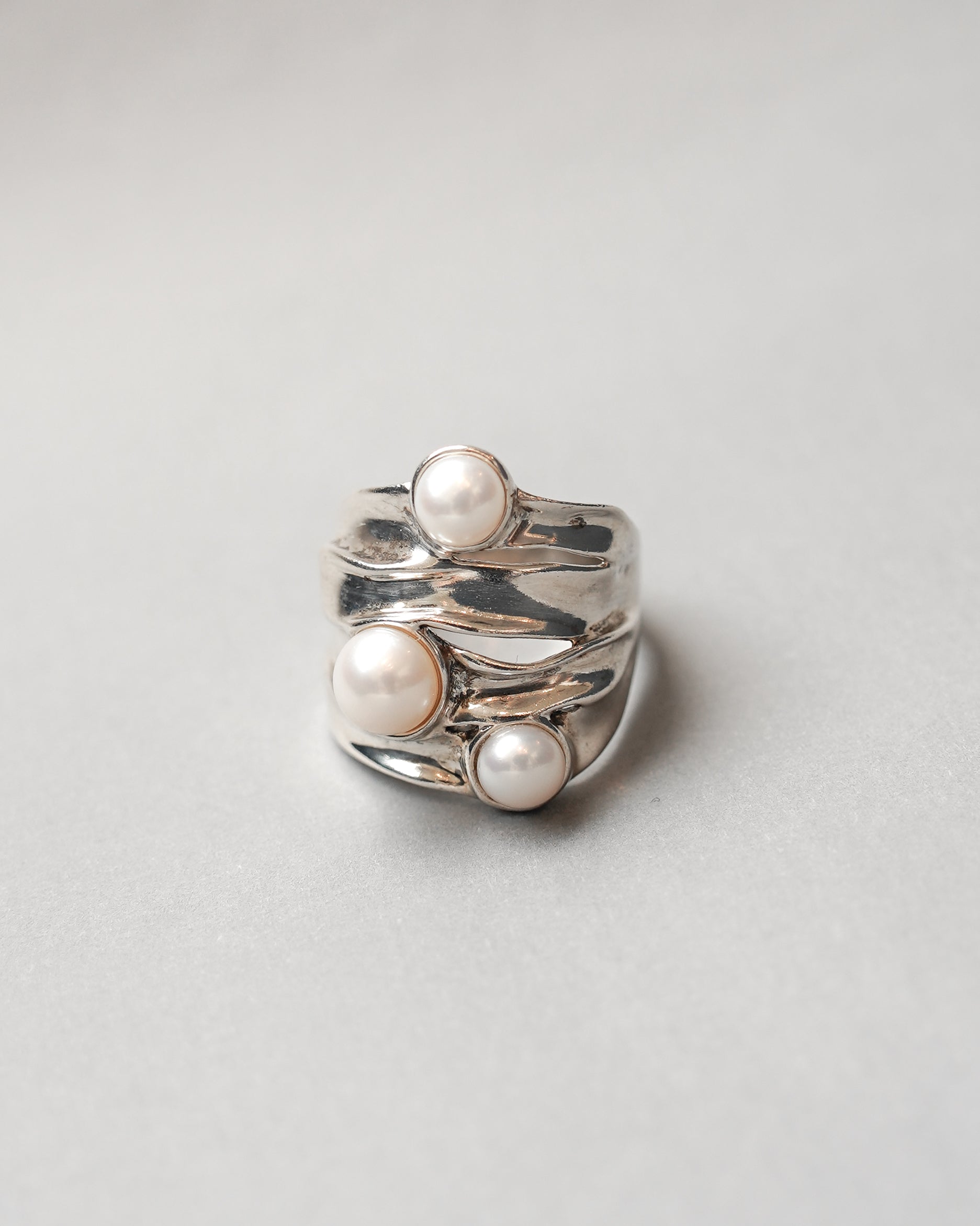 3 Pearl Wave Silver Ring (SVR-26SS041)