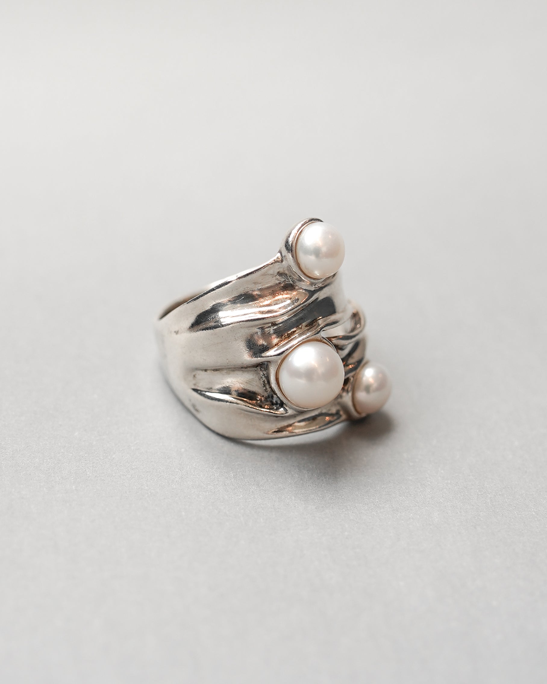 3 Pearl Wave Silver Ring (SVR-26SS041)