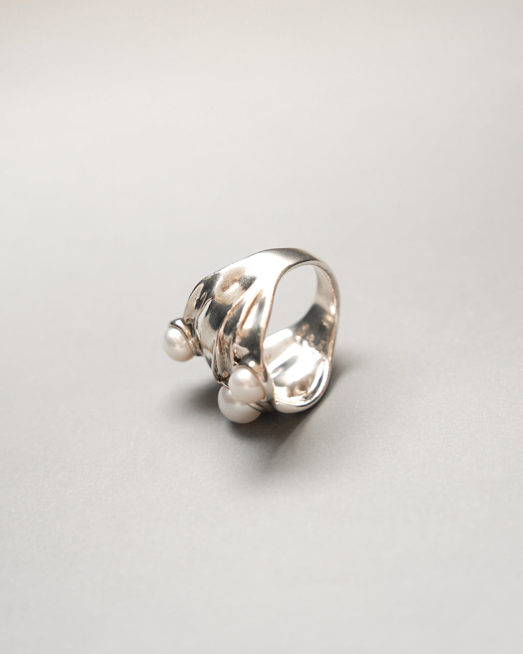 3 Pearl Wave Silver Ring (SVR-26SS041)