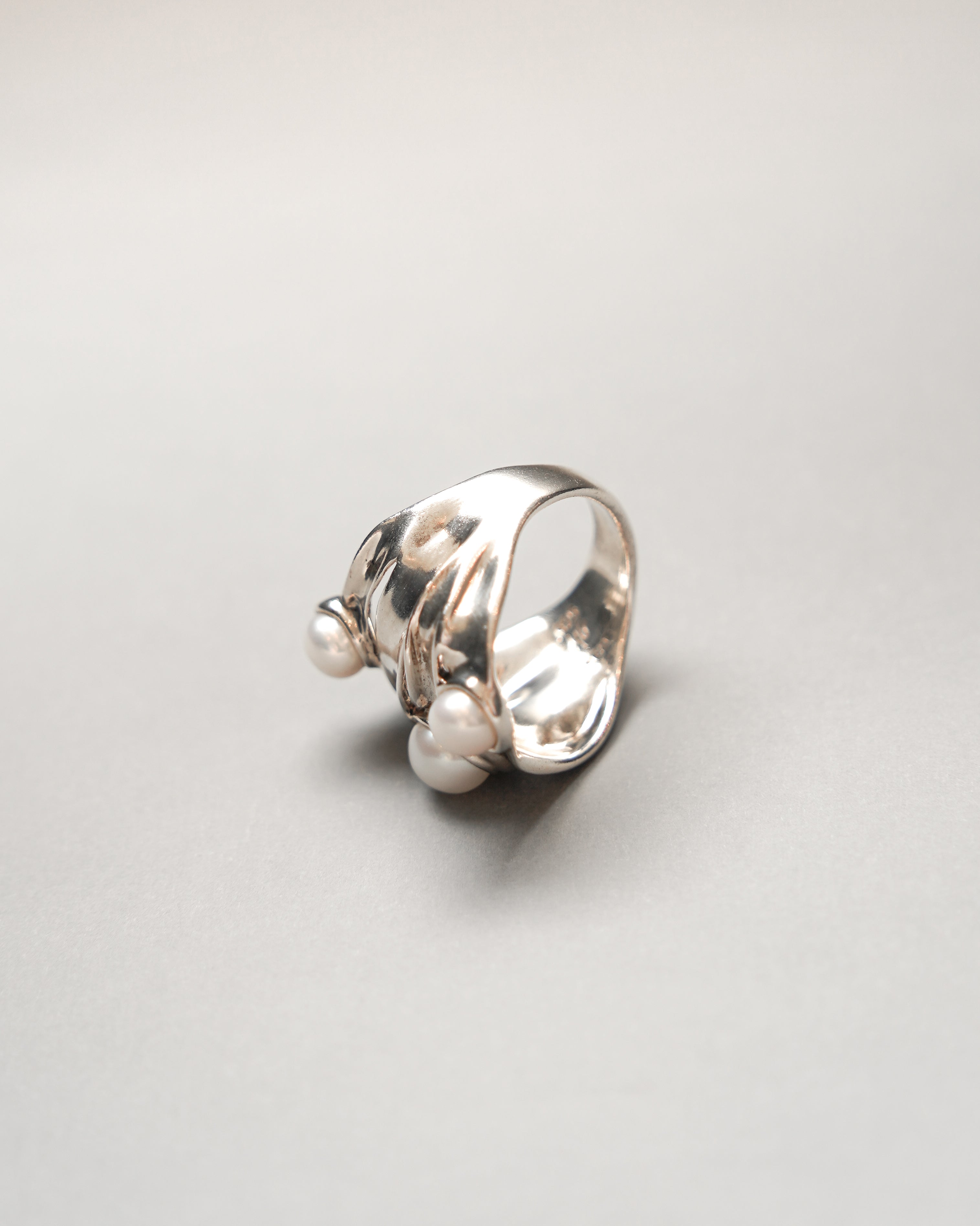 3 Pearl Wave Silver Ring (SVR-26SS041)