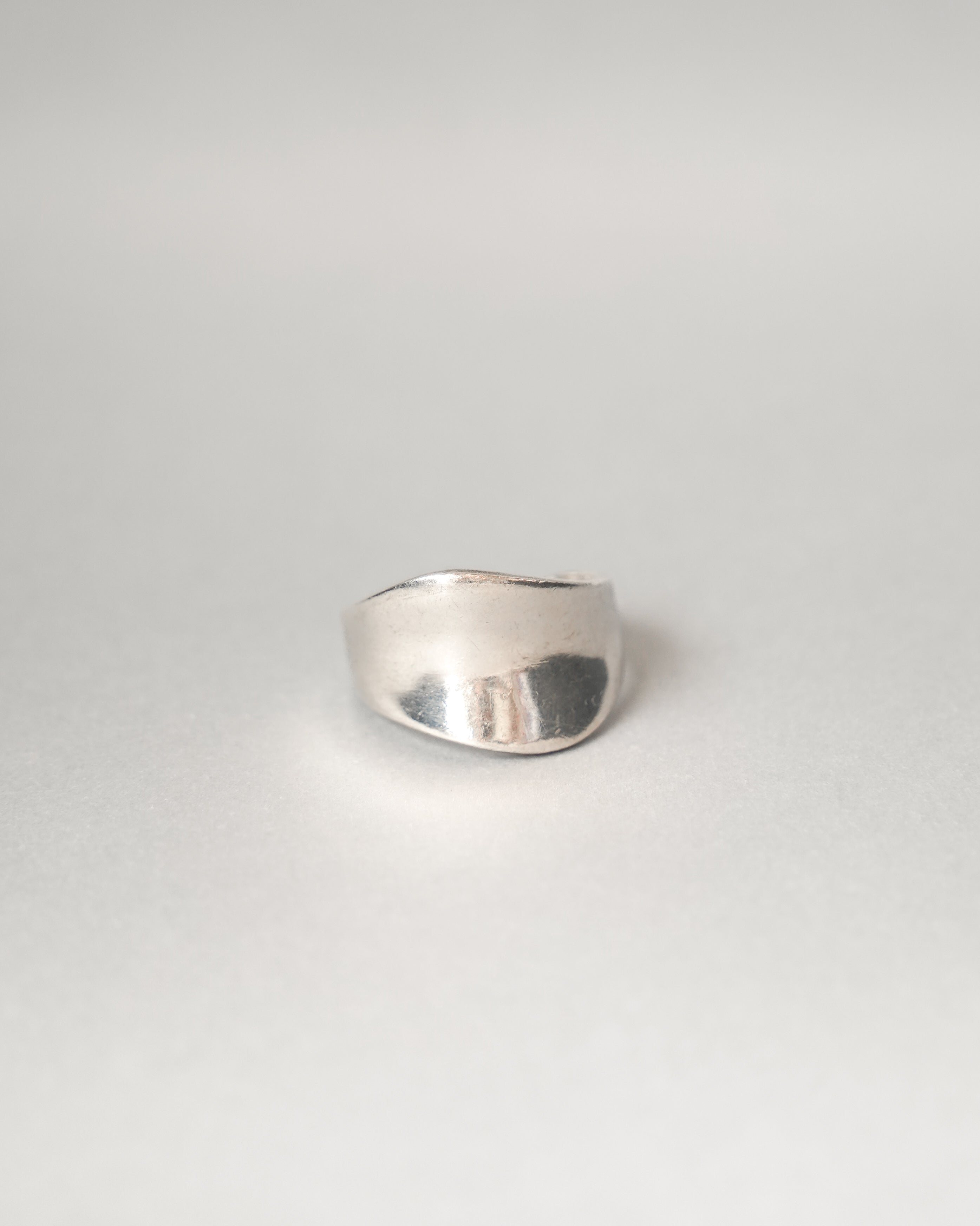 Curve Band Silver Ring (SVR-26SS043)