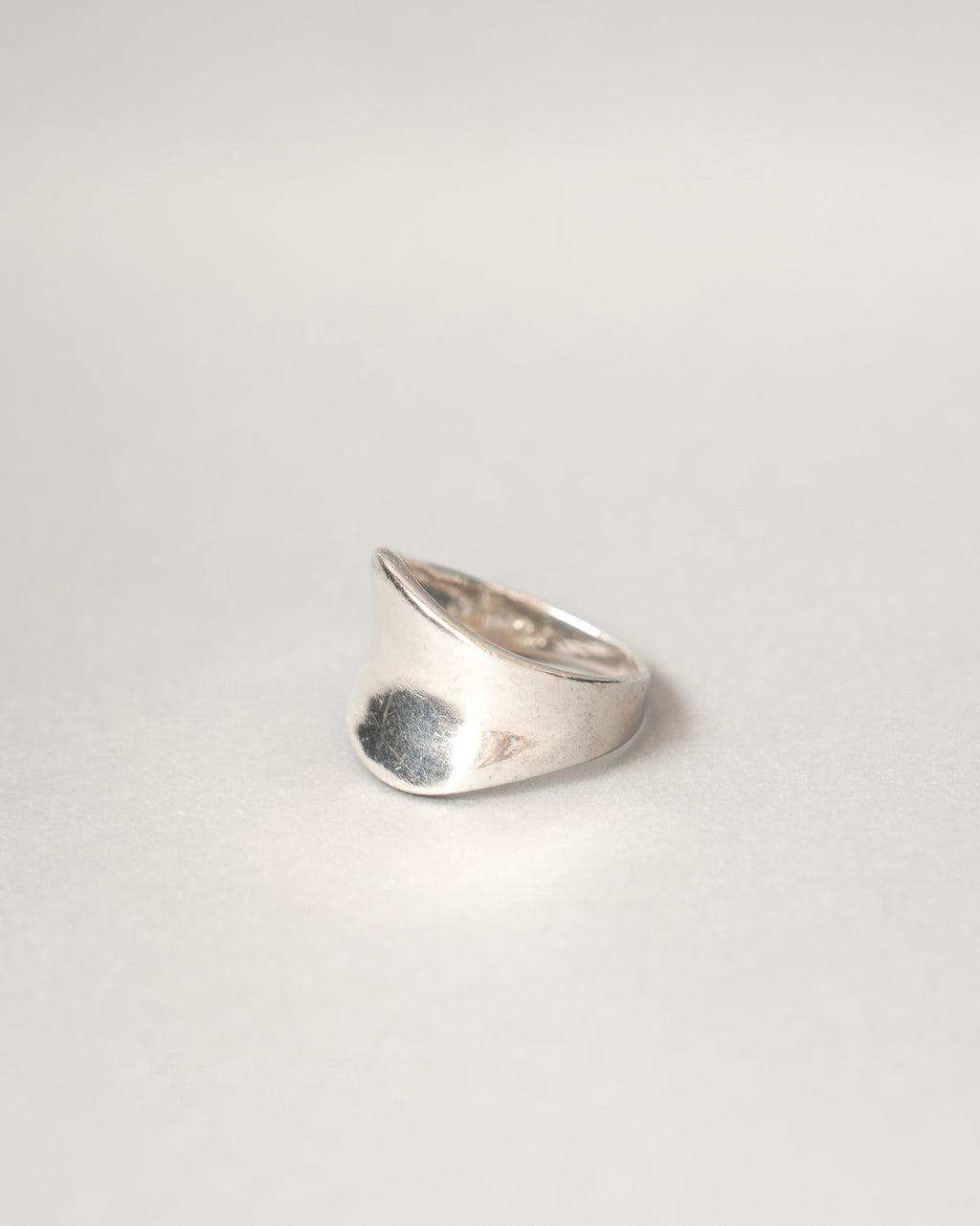 Curve Band Silver Ring (SVR-26SS043)