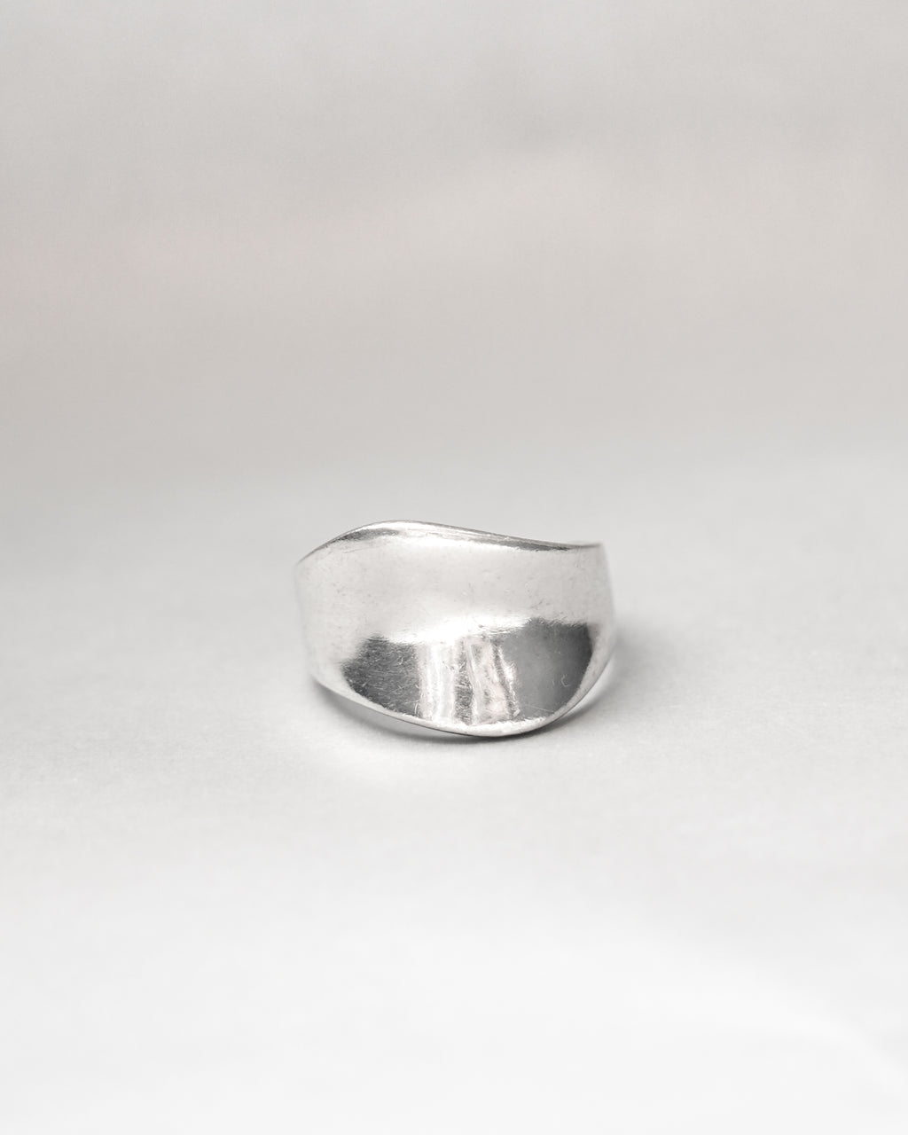 Curve Band Silver Ring (SVR-26SS043)