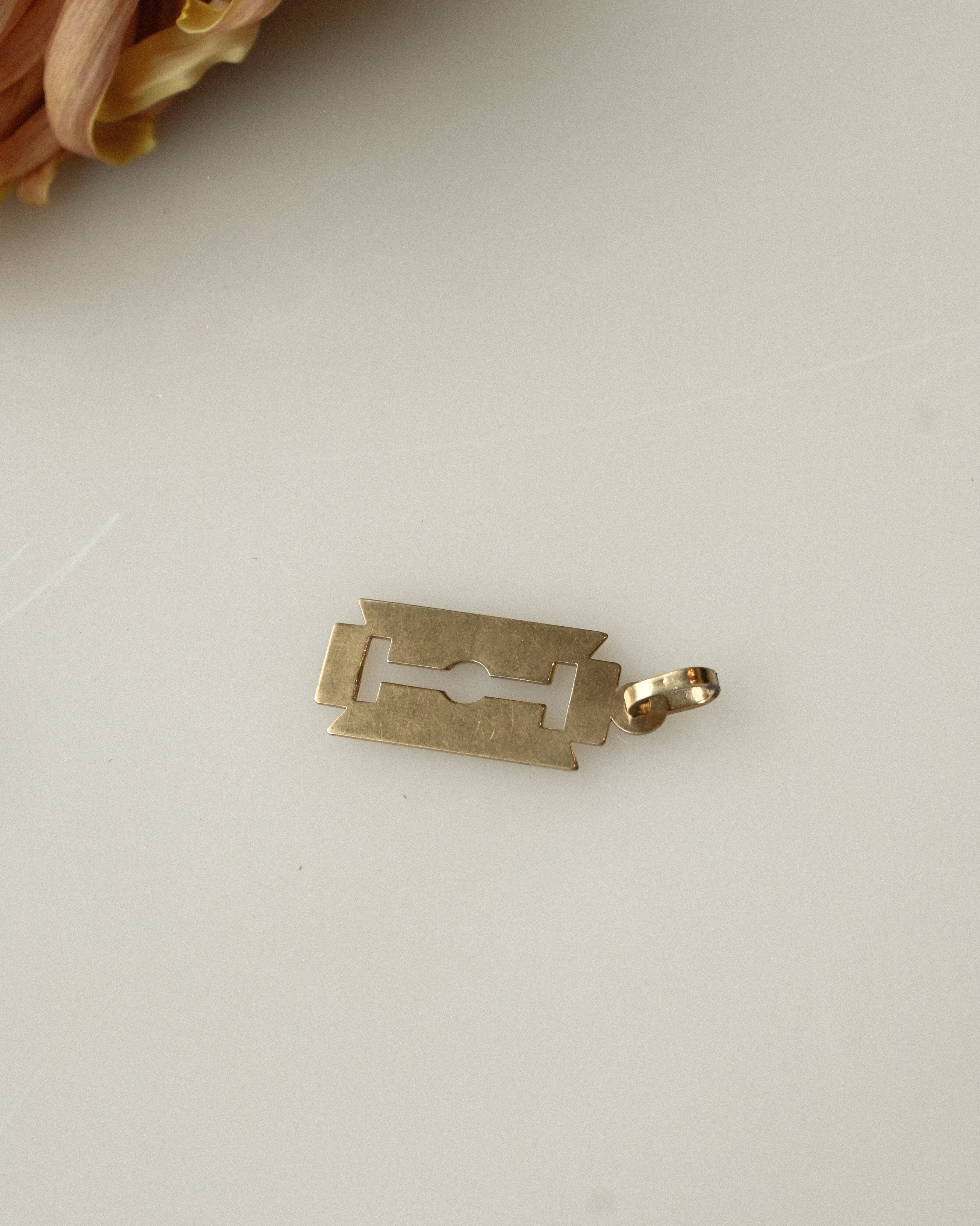 10K Razor Blade Charm