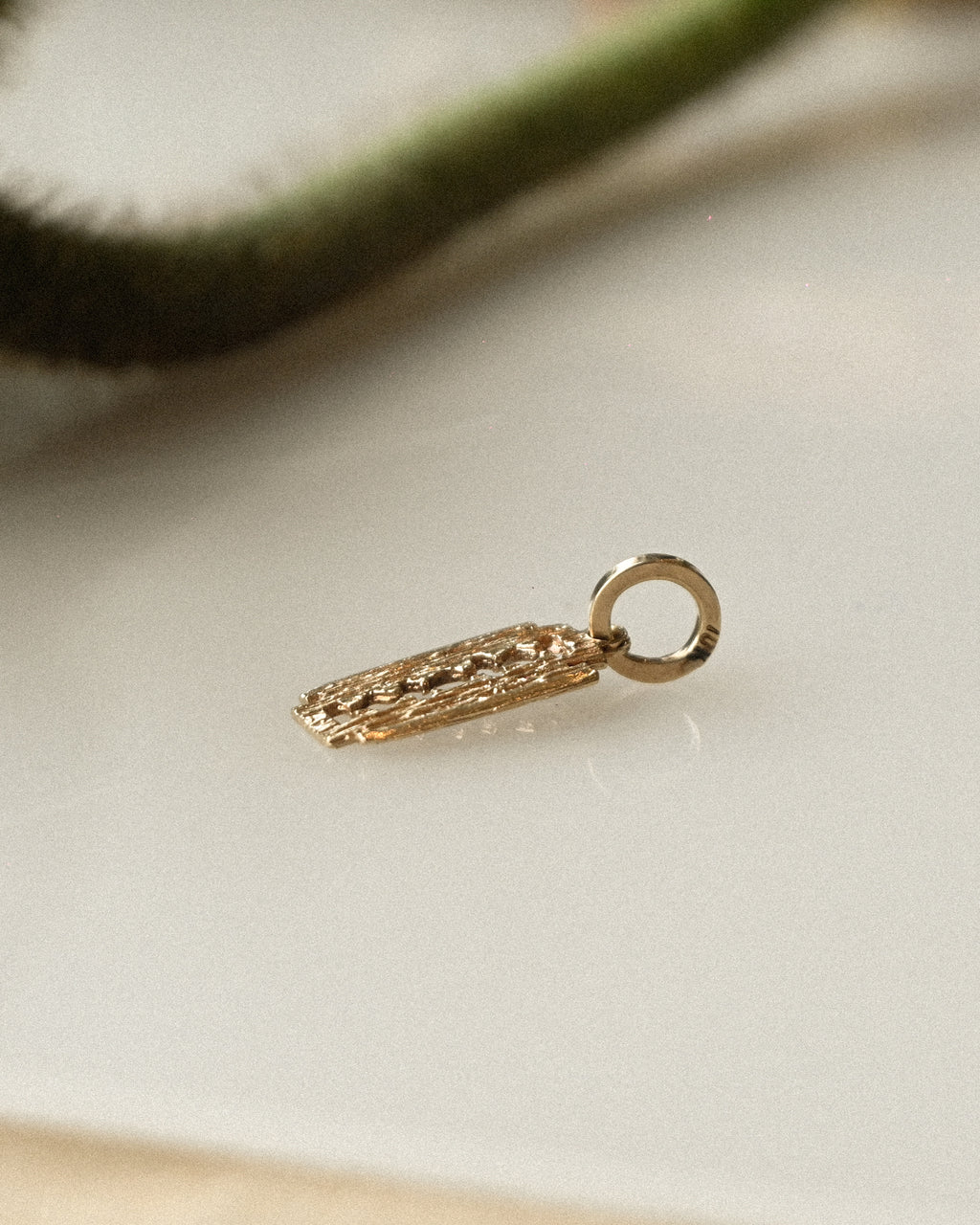 10K Razor Blade Charm