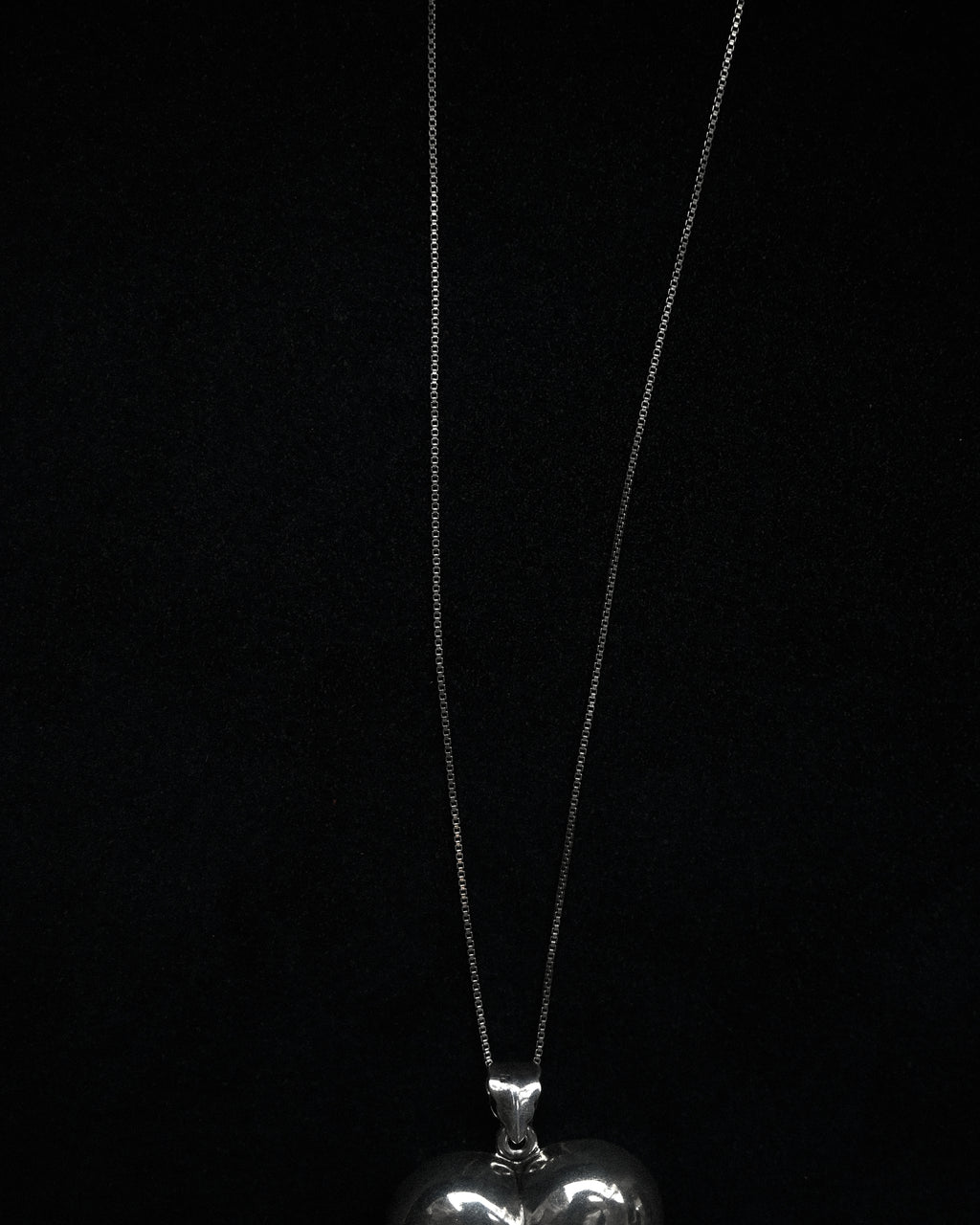 Silver Box Chain Necklace w/Heart Charm (N22)