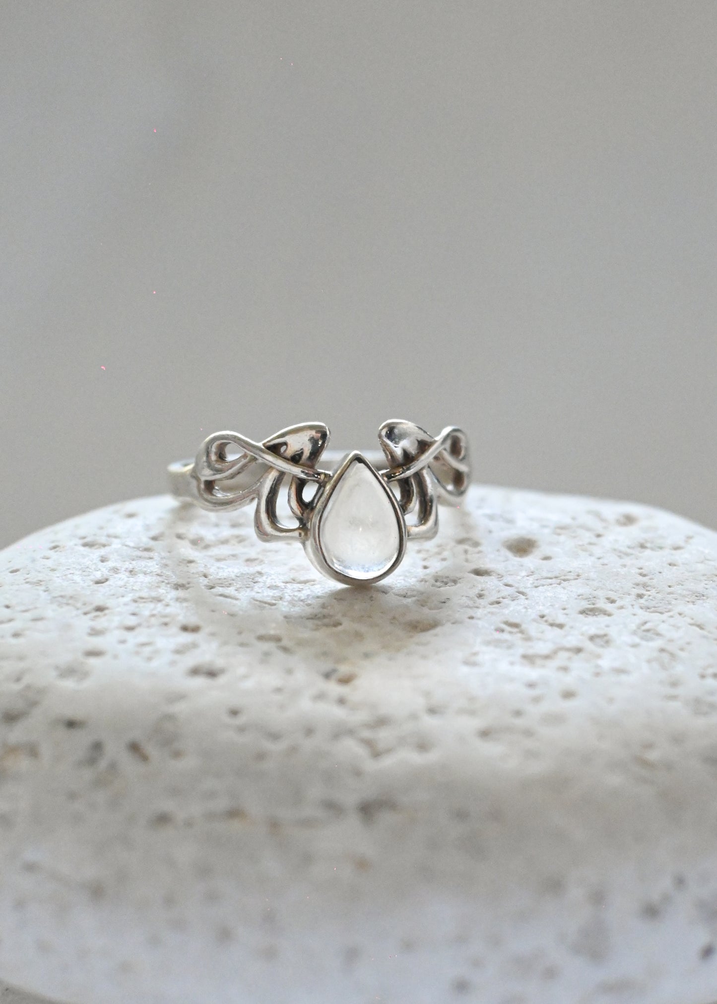 Moonstone Sterling Silver Ring - 13号