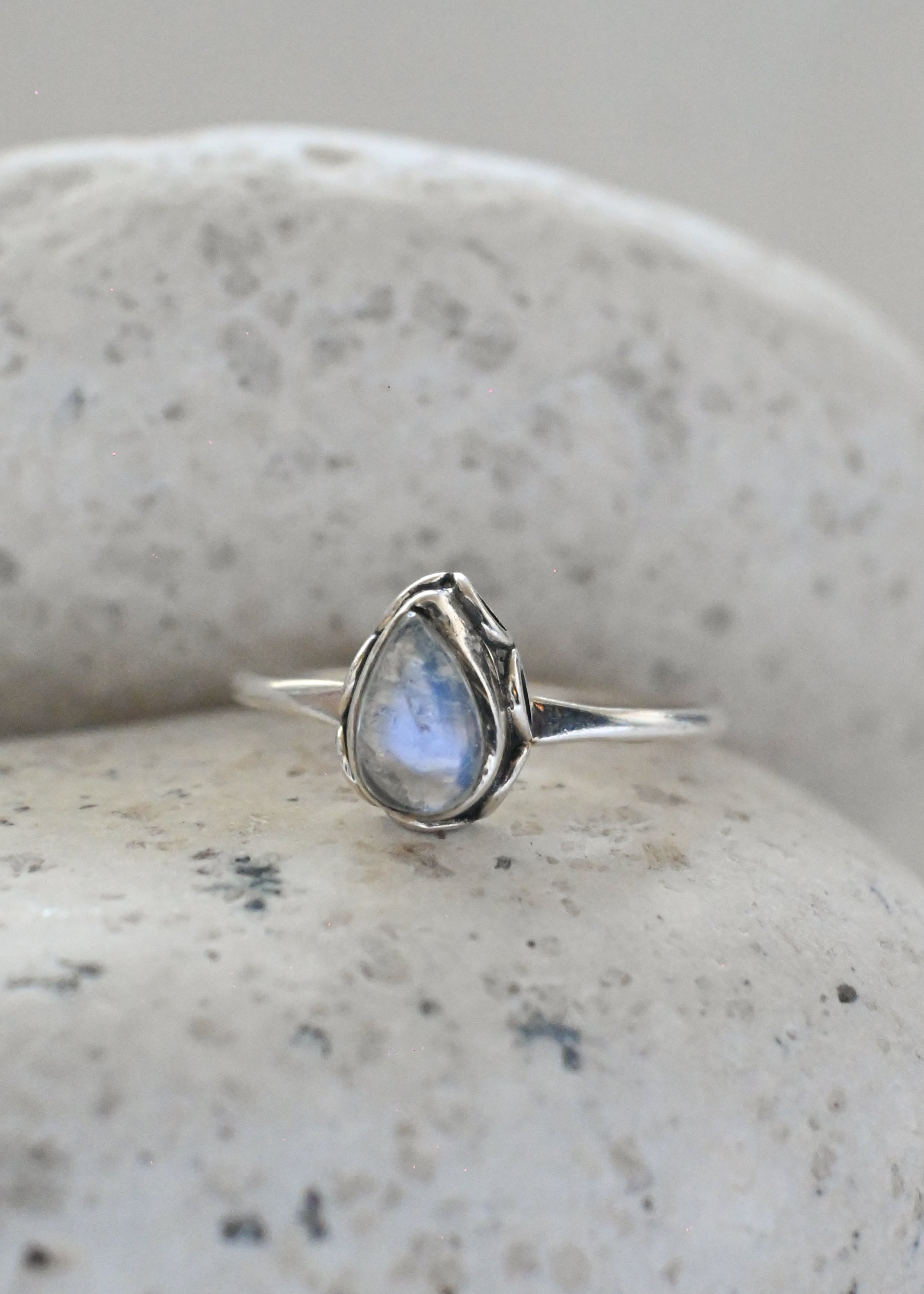 Moonstone Solitaire Ring - 16号