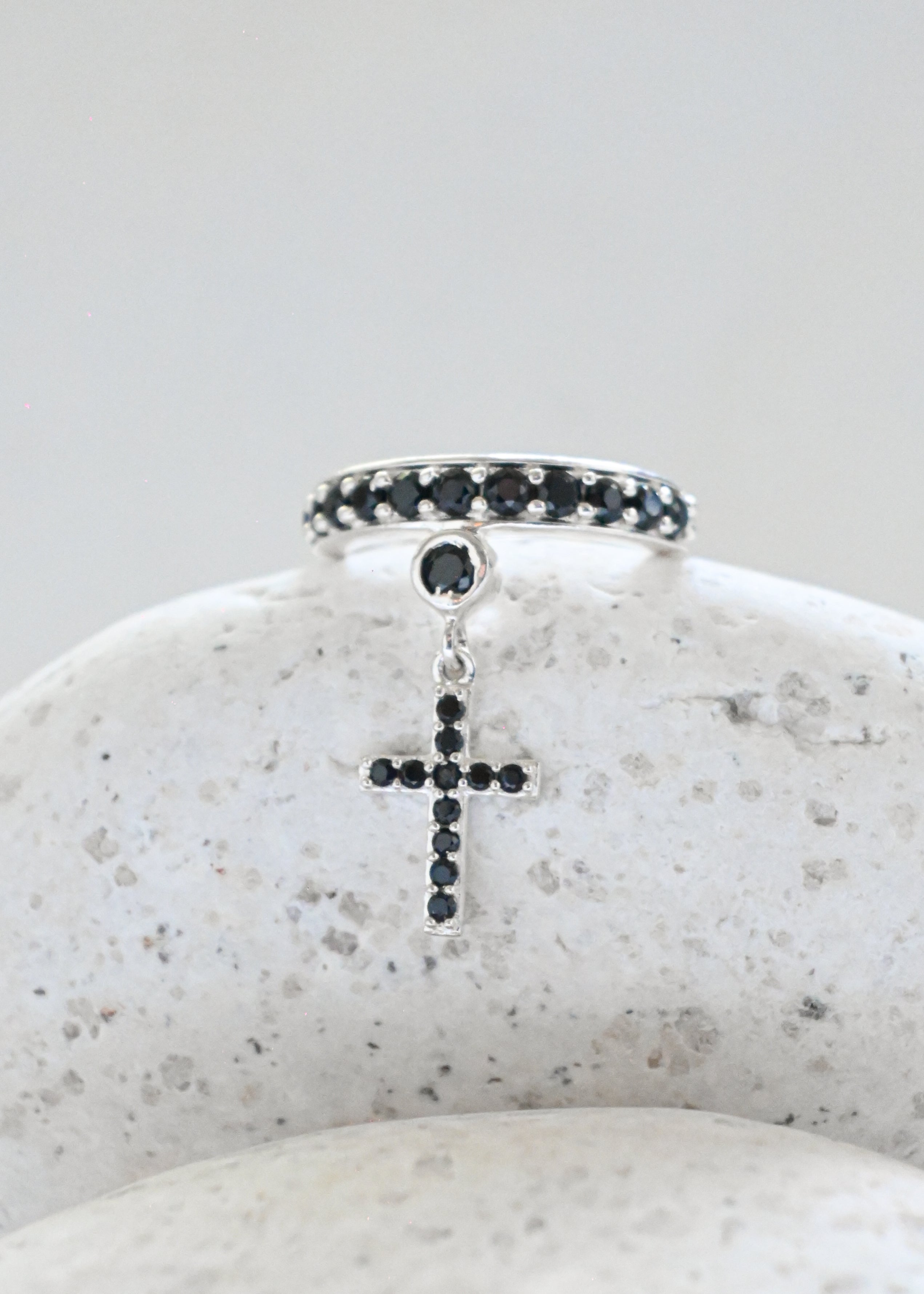 Blue Sapphire Half Eternity Cross Ring - 12号