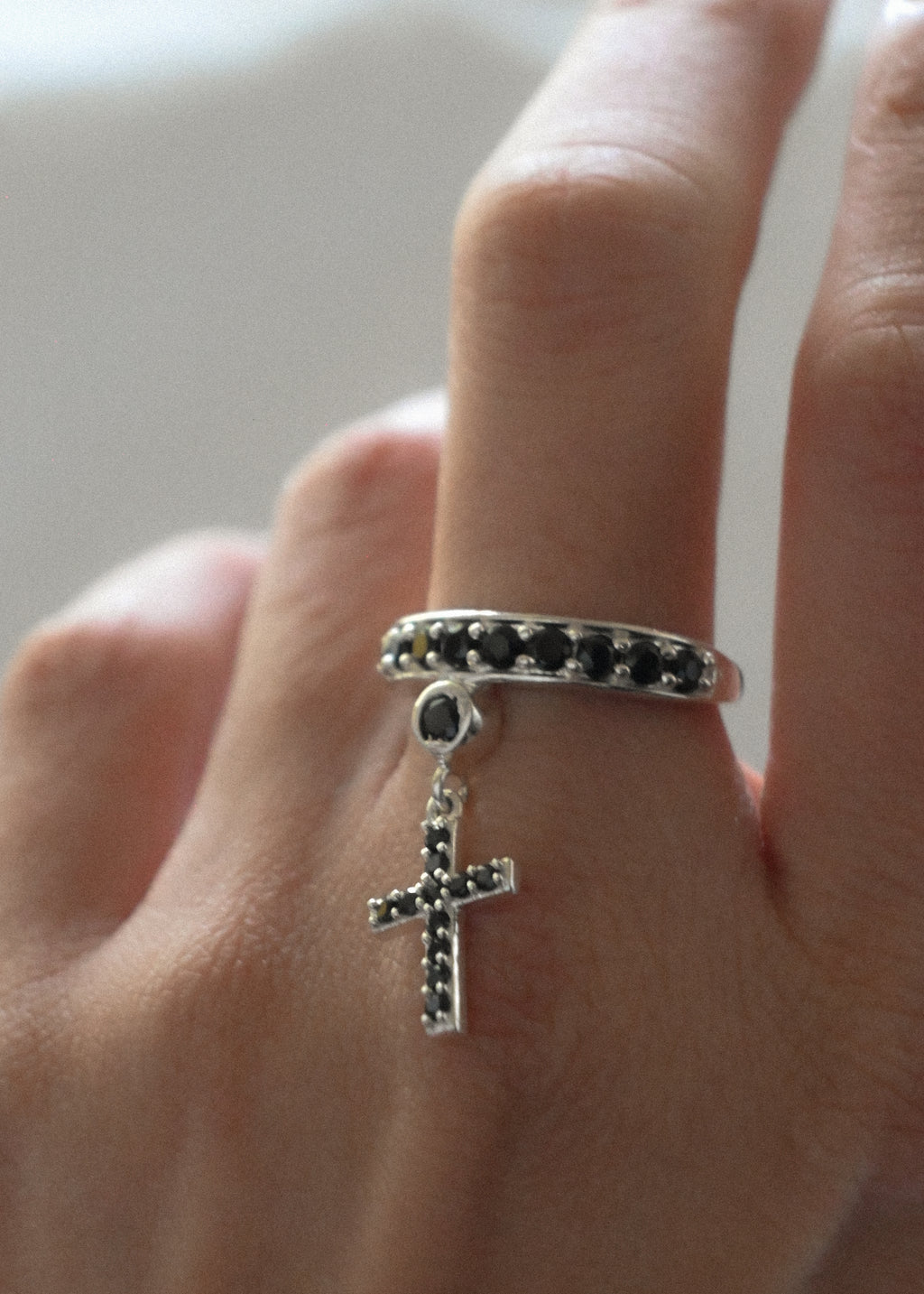 Blue Sapphire Half Eternity Cross Ring - 12号