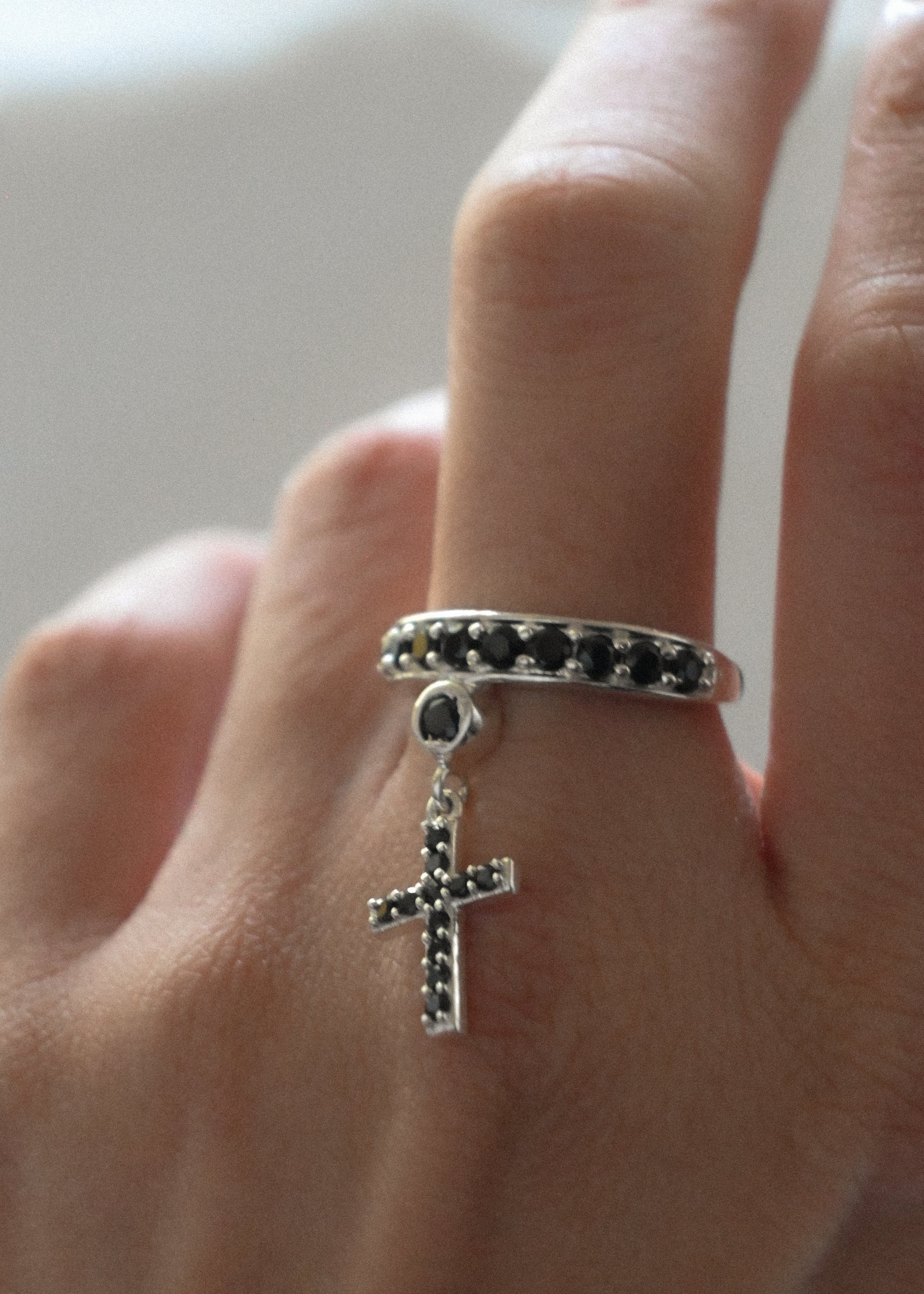 Blue Sapphire Half Eternity Cross Ring - 12号