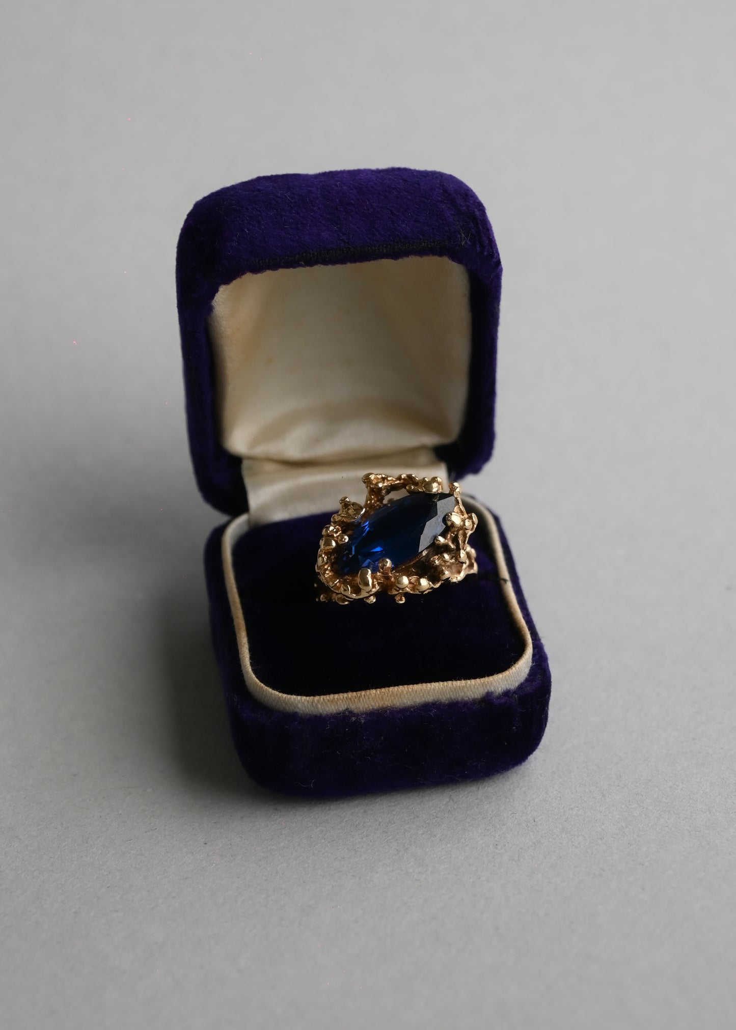 1960s Brutalist 14K Gold x  Blue Spinel Ring - 7号