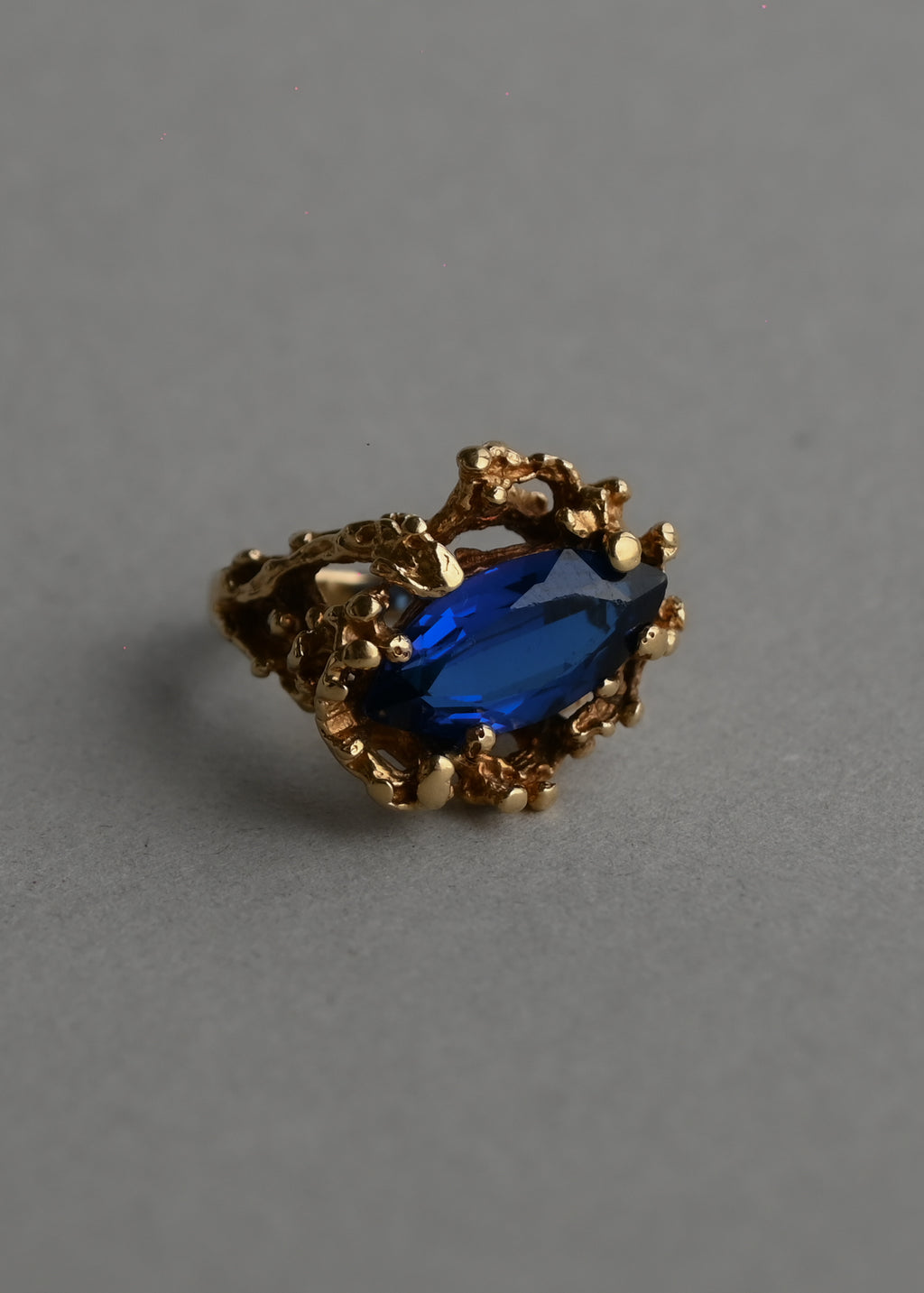1960s Brutalist 14K Gold x  Blue Spinel Ring - 7号