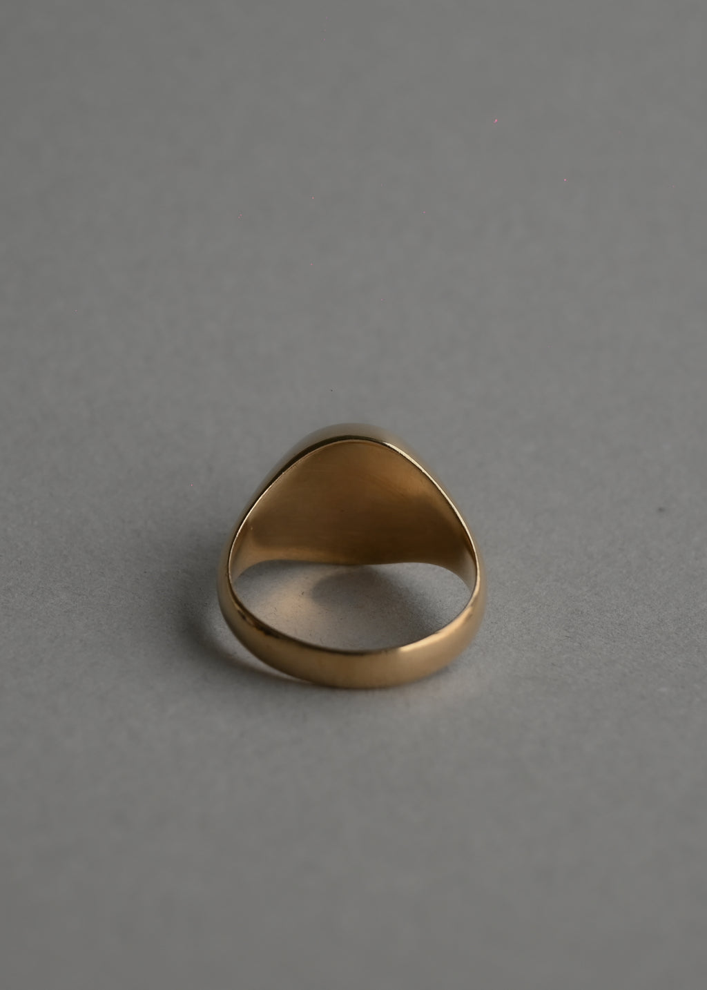 10K Gold  Round Black Onyx Signet Ring - 22号