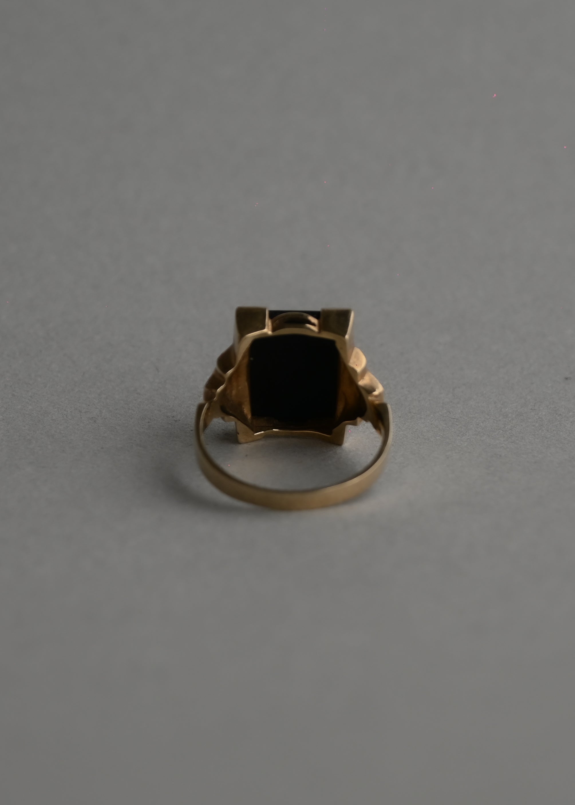 10K Yellow Gold Onyx Signet Ring