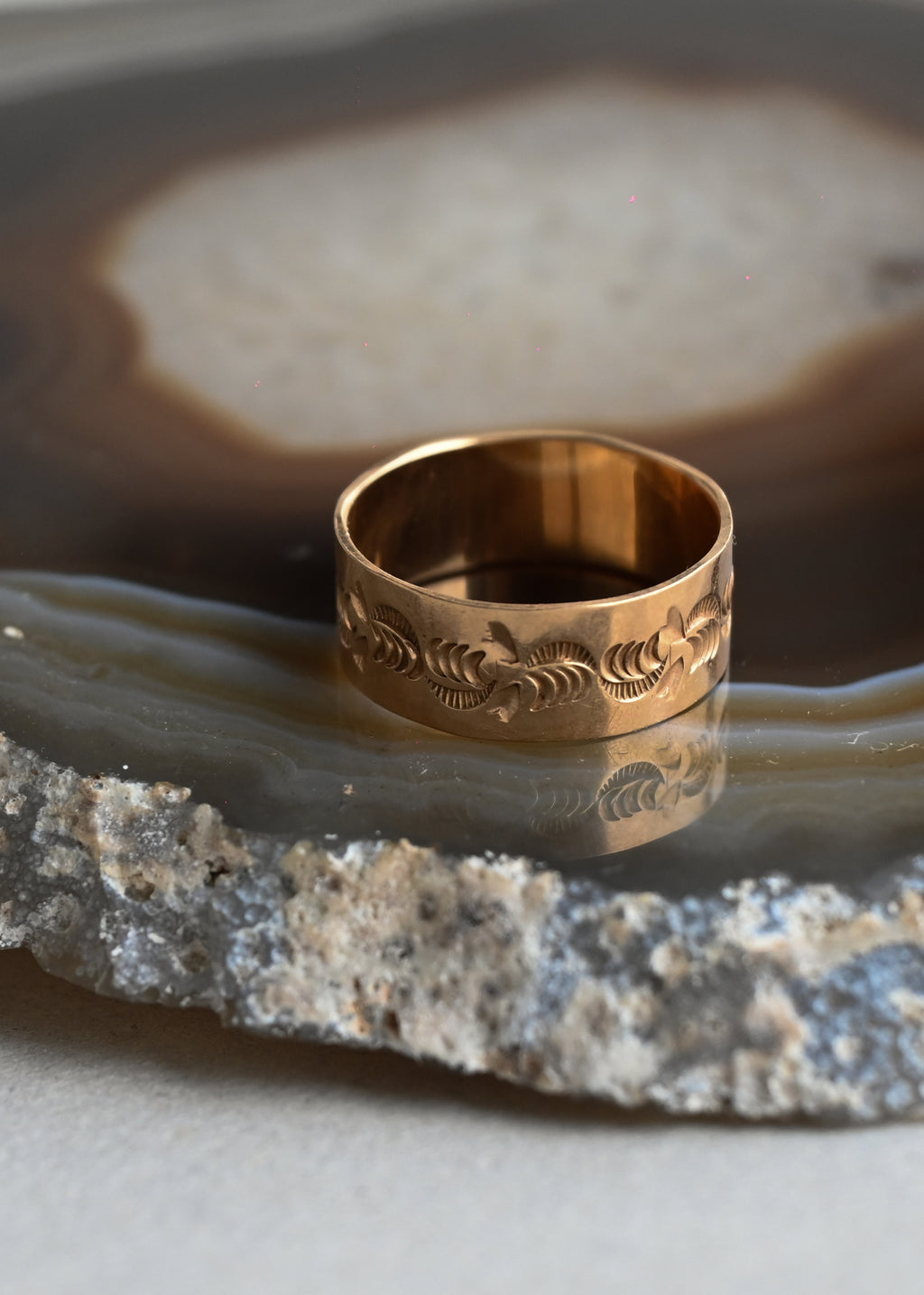 10K Yellow Gold Engraved Stacking Band Ring - 8号