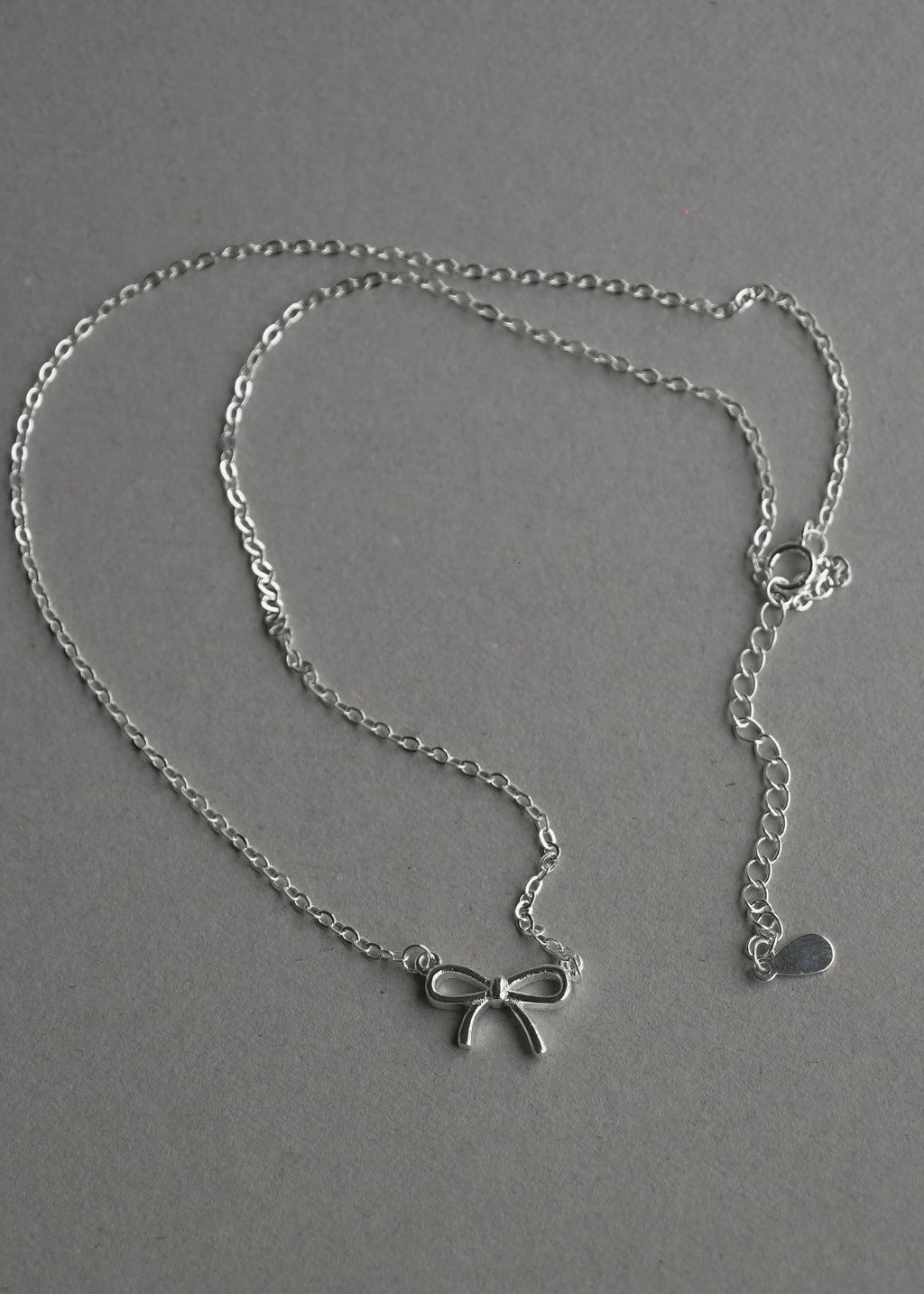 Bow Necklace