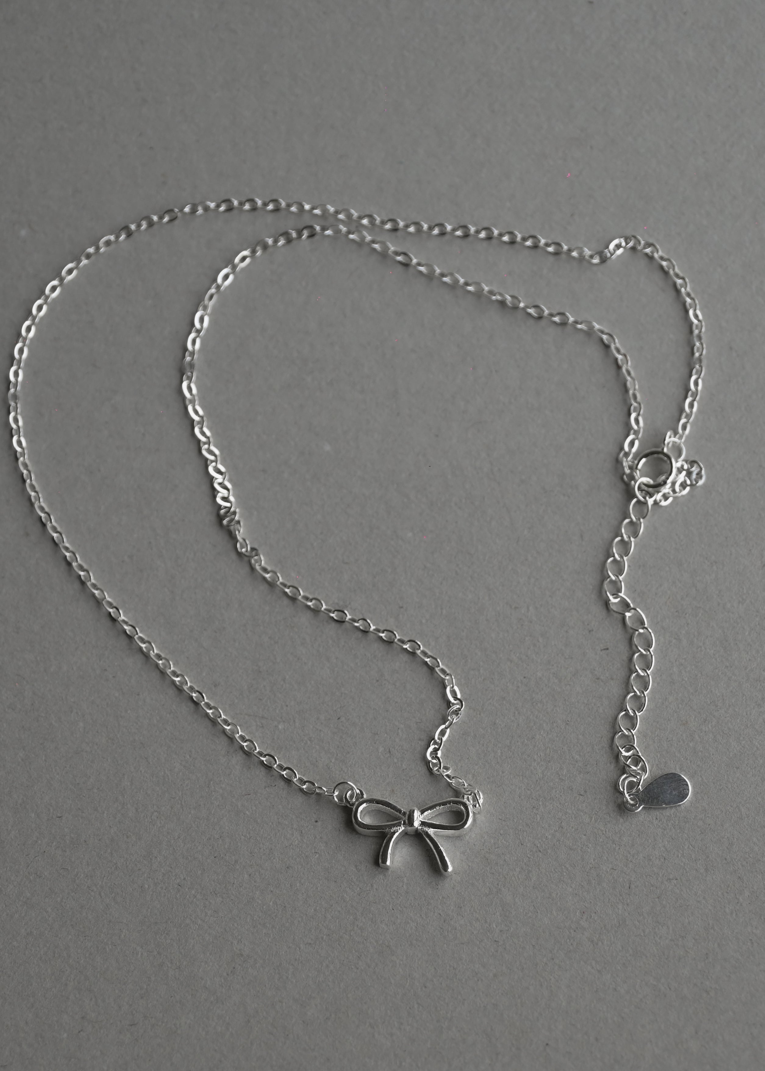 Bow Necklace