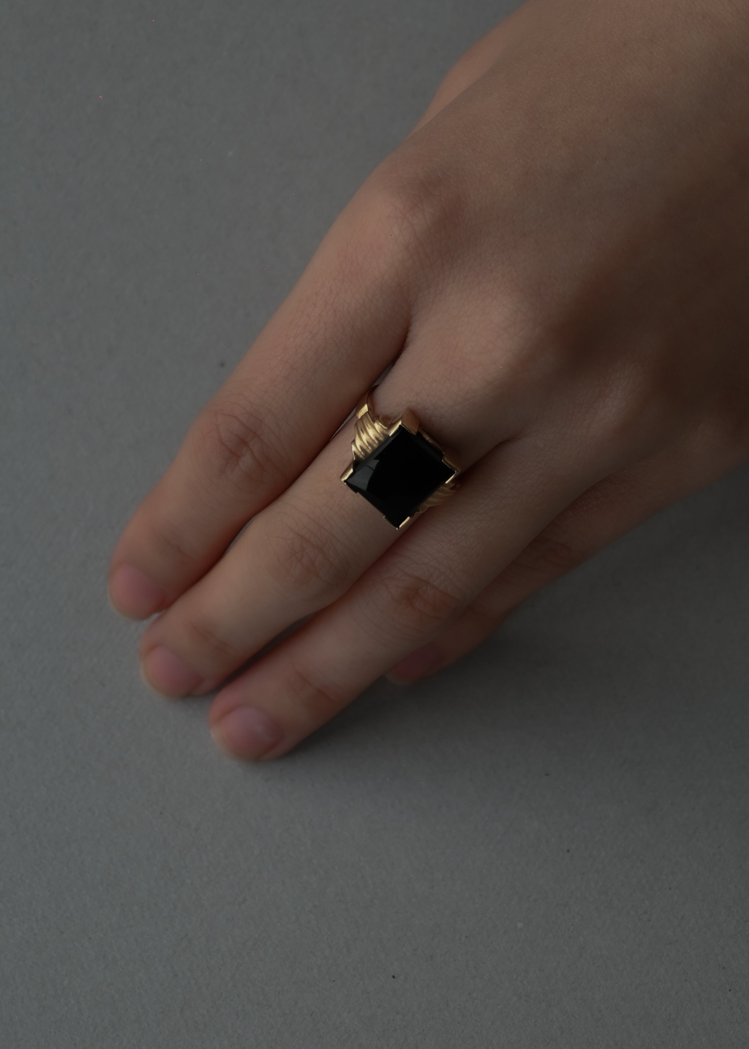 10K Yellow Gold Onyx Signet Ring
