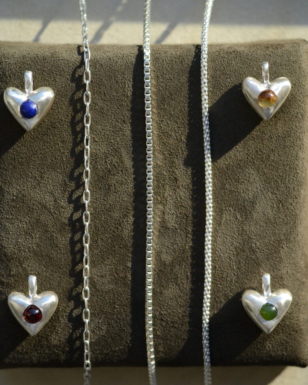 "Dunton Ellerkamp" American Folk Heart Pendant with Diamond(lab)