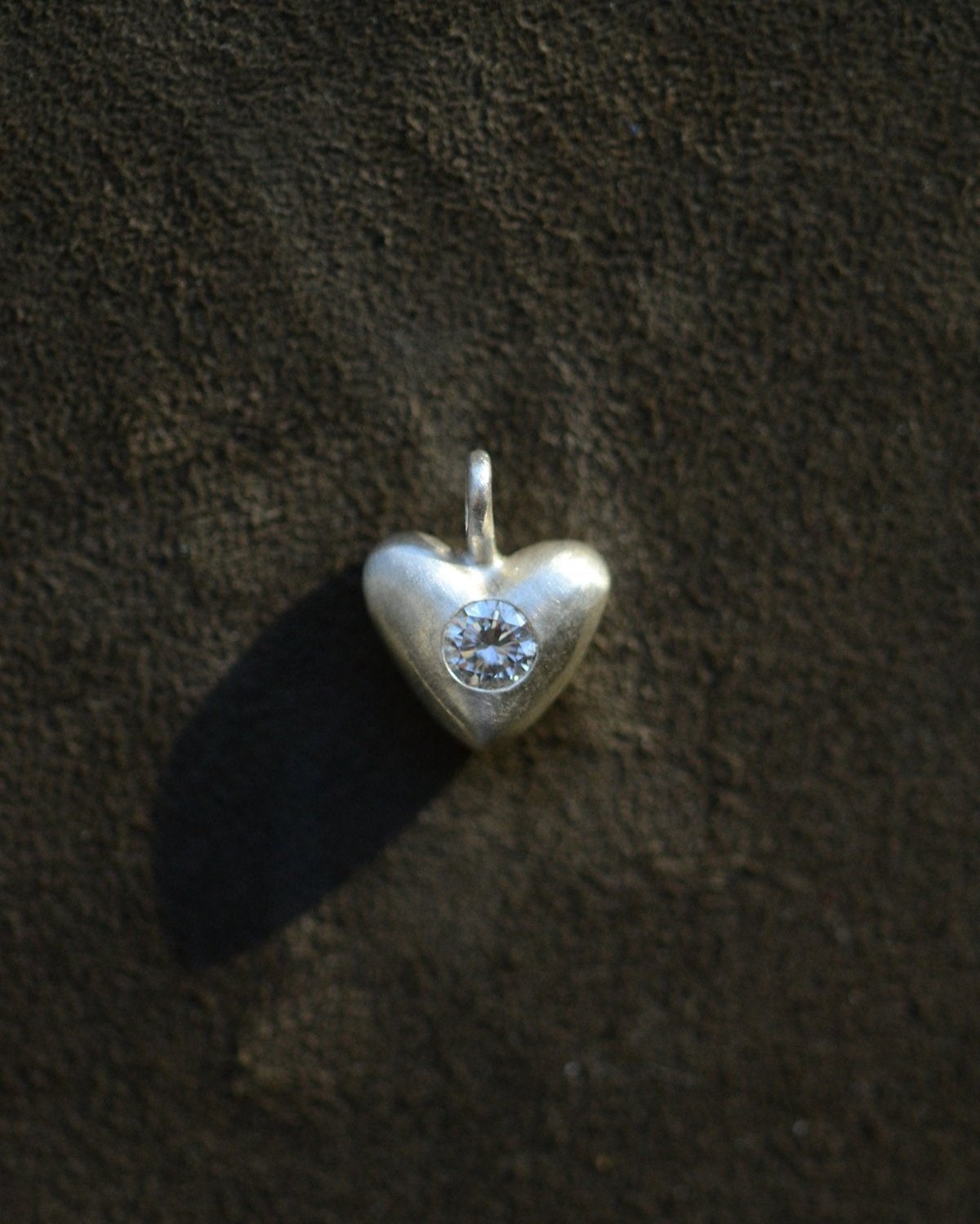"Dunton Ellerkamp" American Folk Heart Pendant with Diamond(lab)