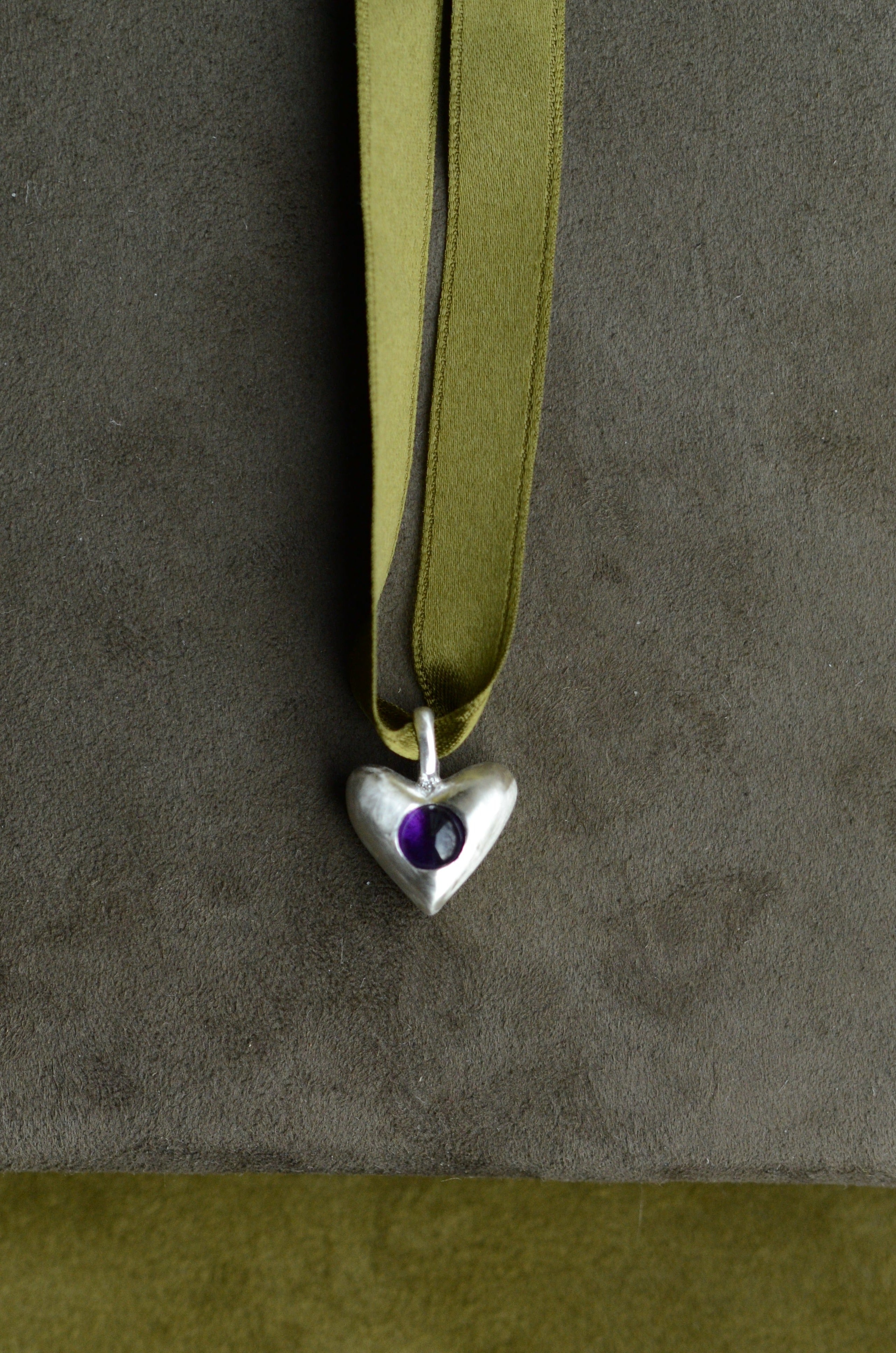 "Dunton Ellerkamp" Heart Motif Necklace w/ Amethyst