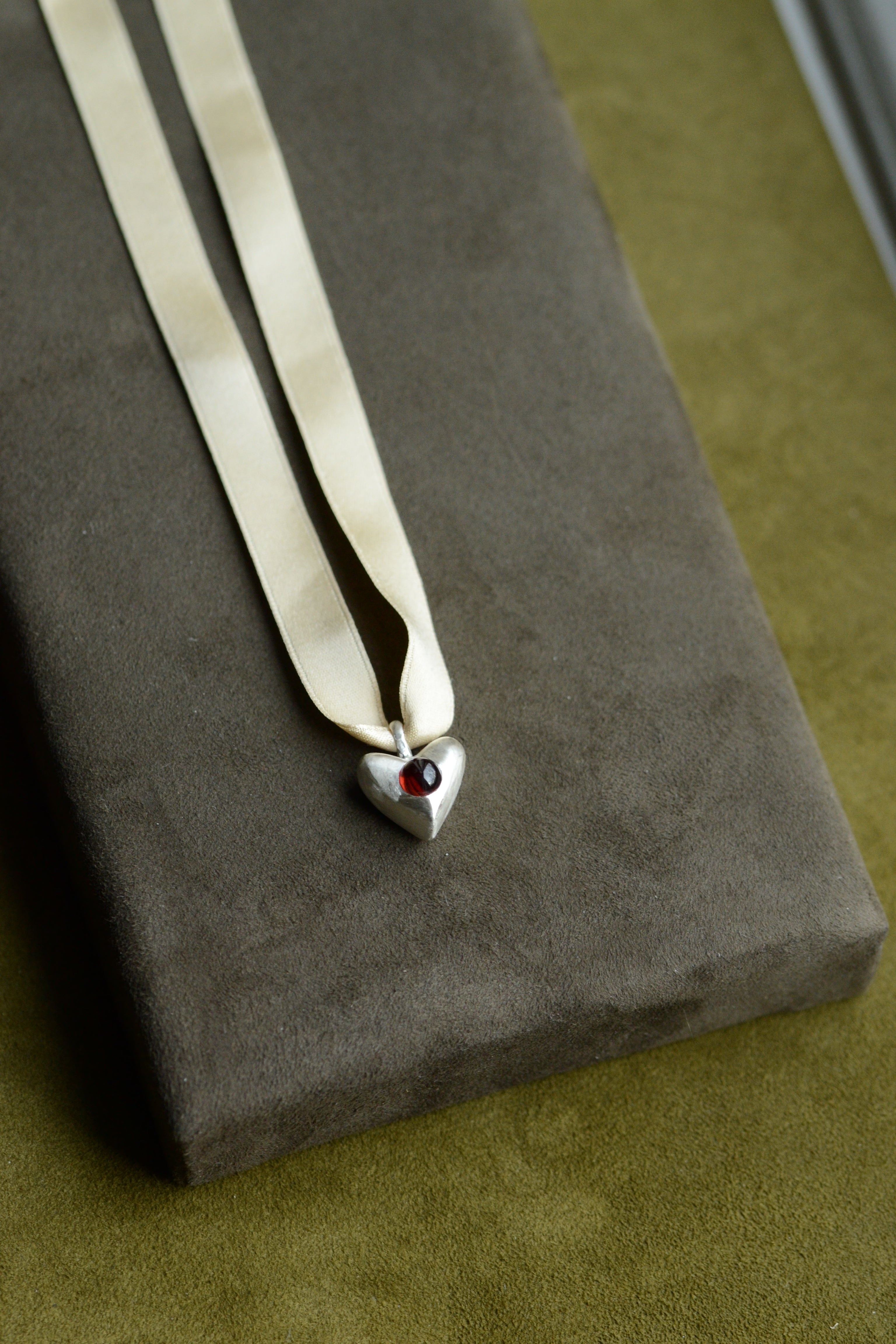"Dunton Ellerkamp" Heart Motif Necklace w/ Garnet