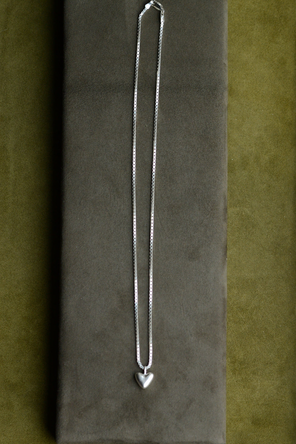 "Dunton Ellerkamp" Heart Motif Necklace w/ Box Chain
