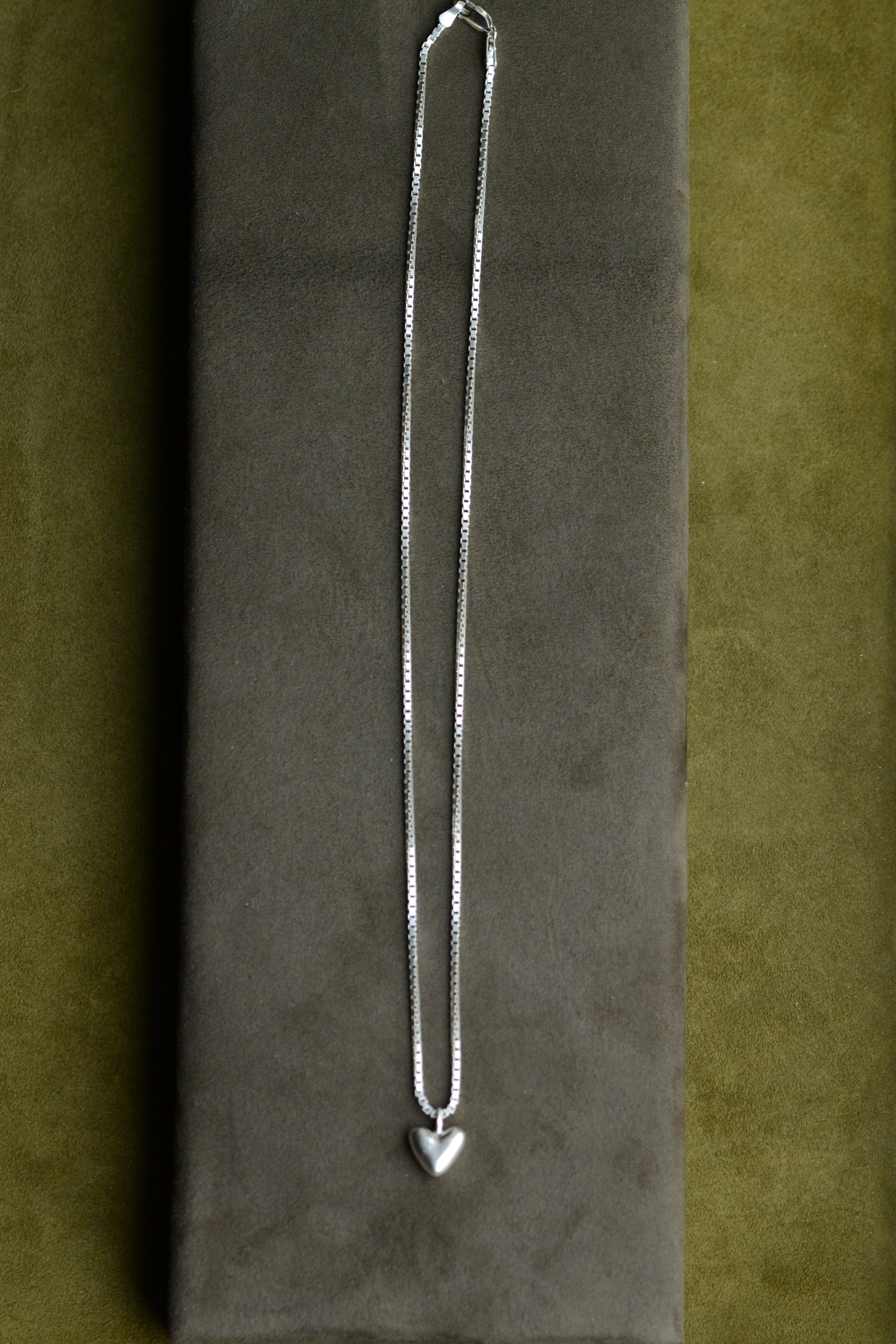 "Dunton Ellerkamp" Heart Motif Necklace w/ Box Chain