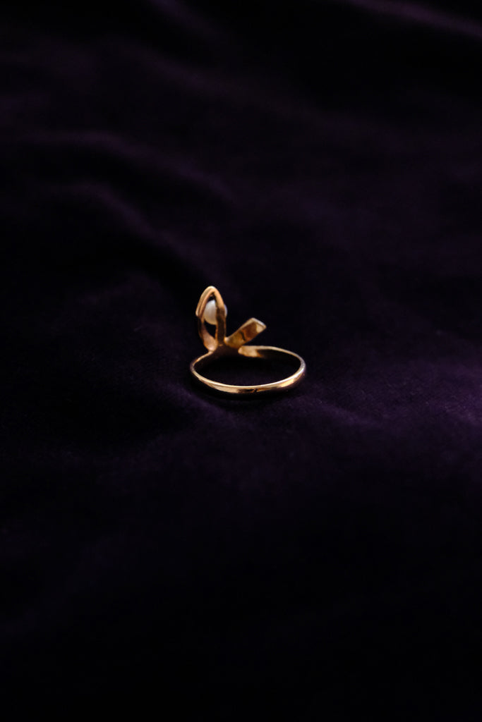 14k Yellow Gold Wavey Ring  Natural 3.5mm White Pearl - 10号