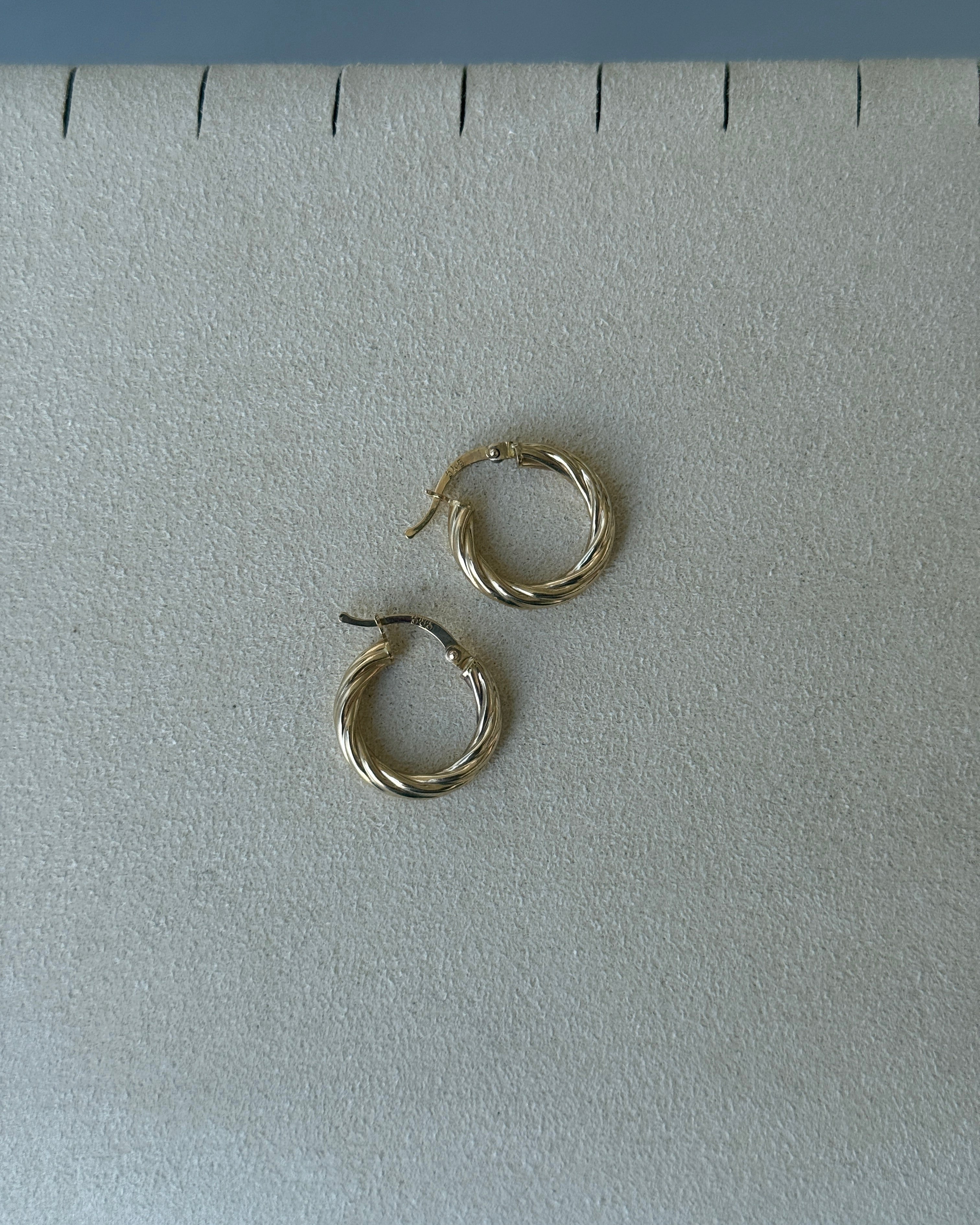 14K Gold Twisted Hoop Earrings | Vintage Gold Jewelry