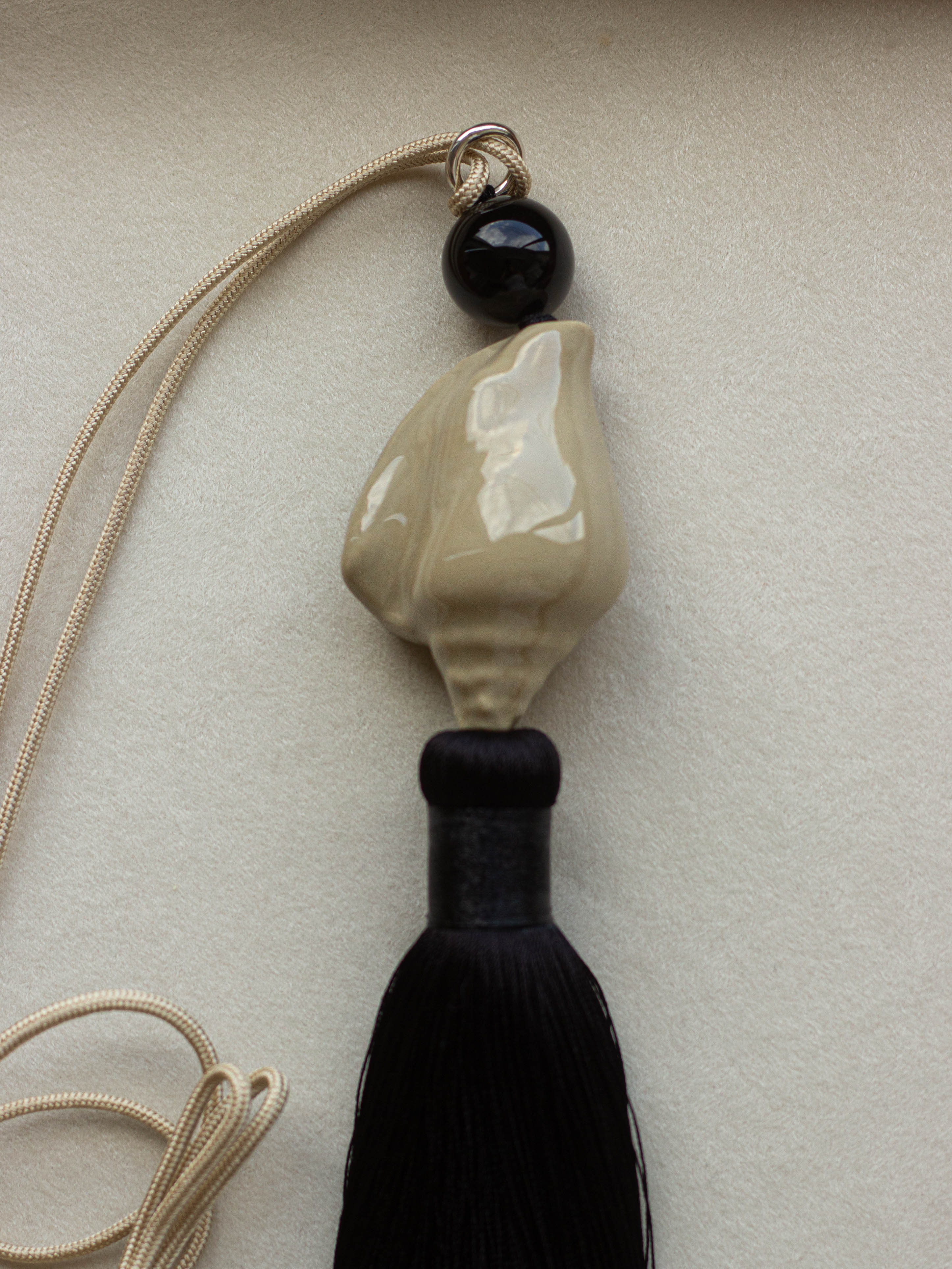MANÀ x CARINA NICKLAS SHELL TASSEL NECKLACE .04 - BEIGE