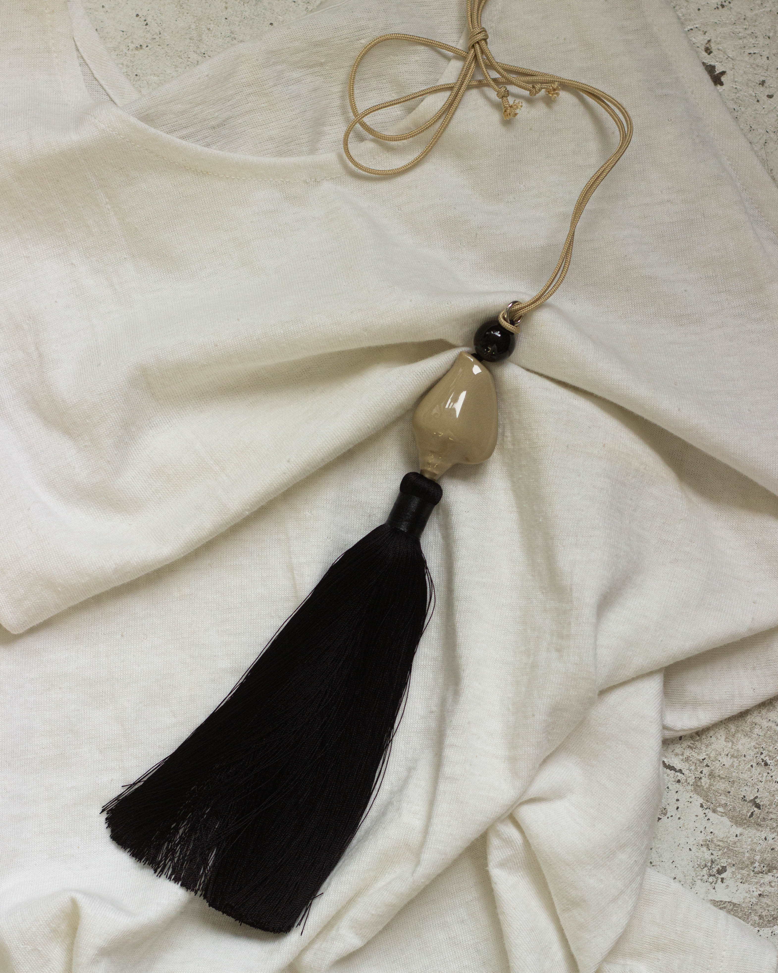 MANÀ x CARINA NICKLAS SHELL TASSEL NECKLACE .04 - BEIGE