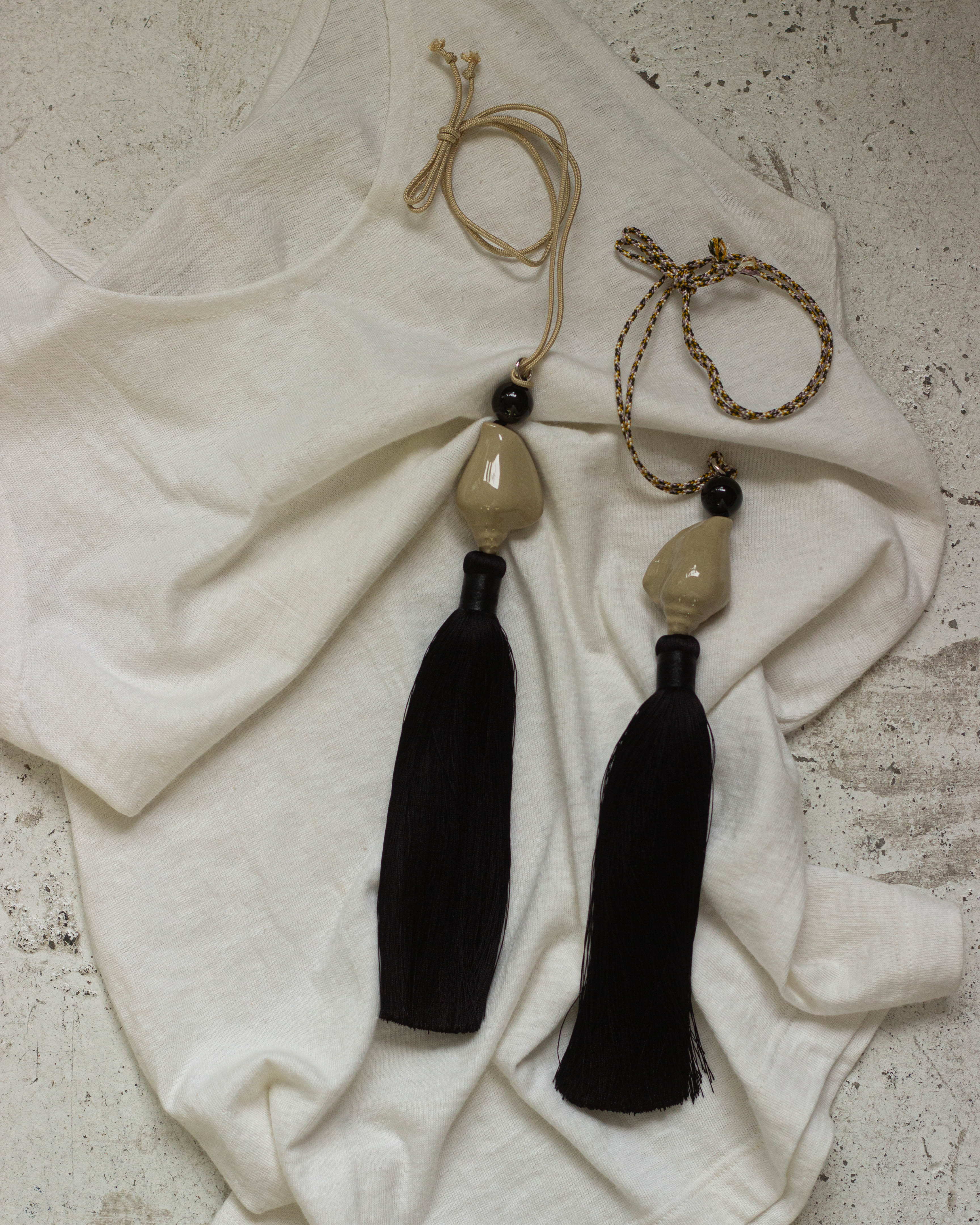 MANÀ x CARINA NICKLAS SHELL TASSEL NECKLACE .04 - BEIGE x MIX
