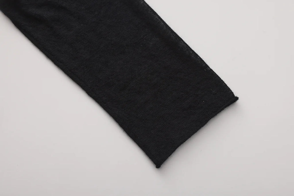BLACK FROST TURTLE NECK TOP