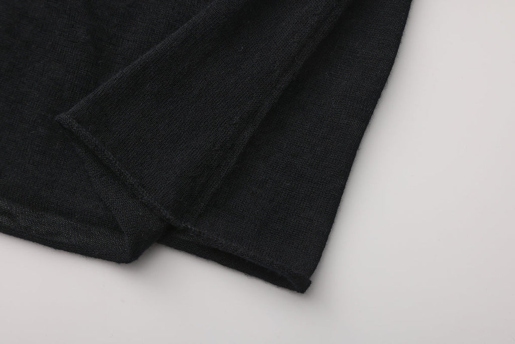 BLACK FROST TURTLE NECK TOP