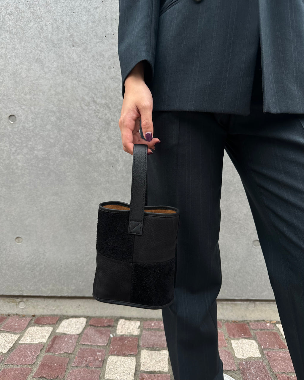 "NOWHOW" IGO - Black