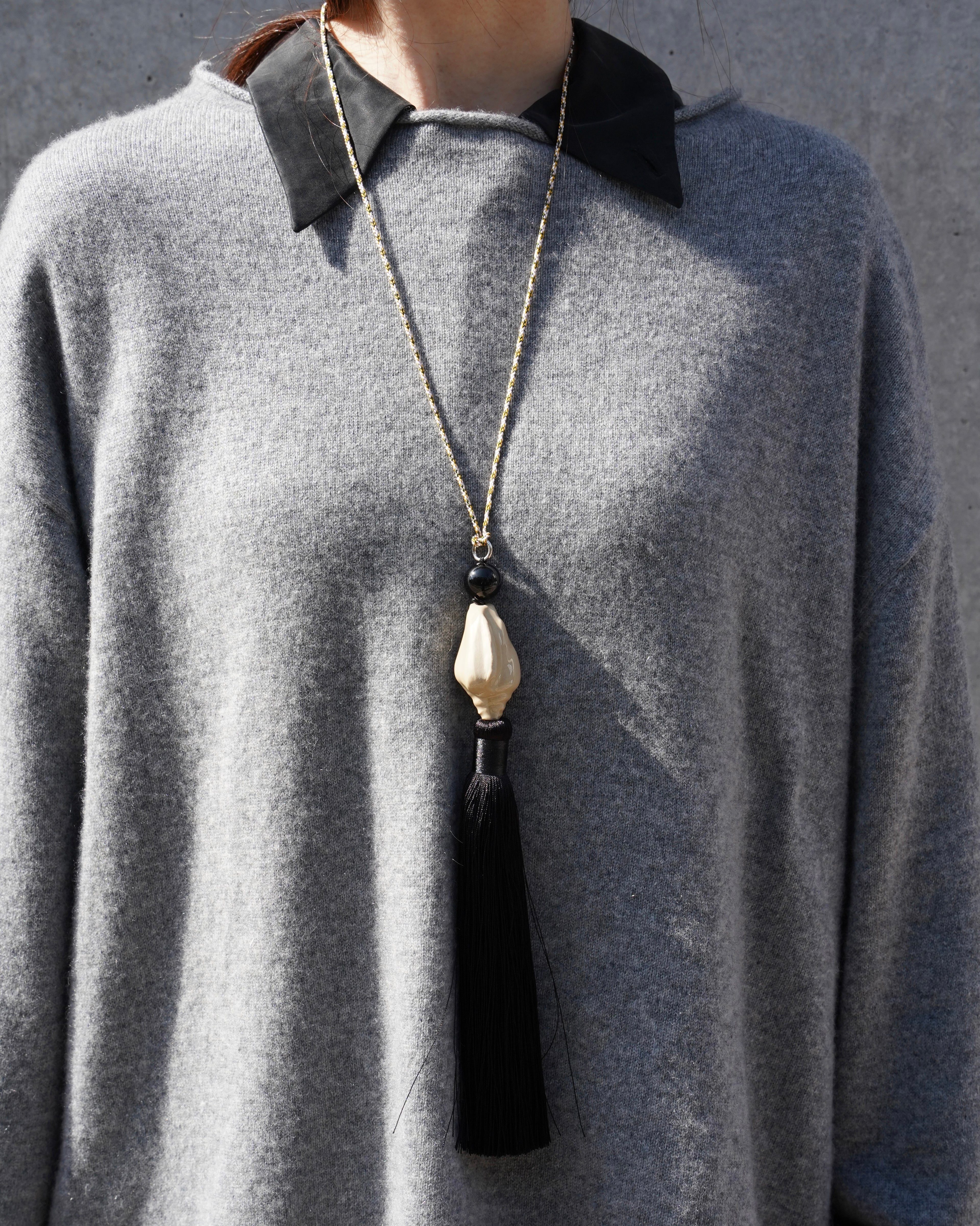 MANÀ x CARINA NICKLAS SHELL TASSEL NECKLACE .04 - BEIGE x MIX