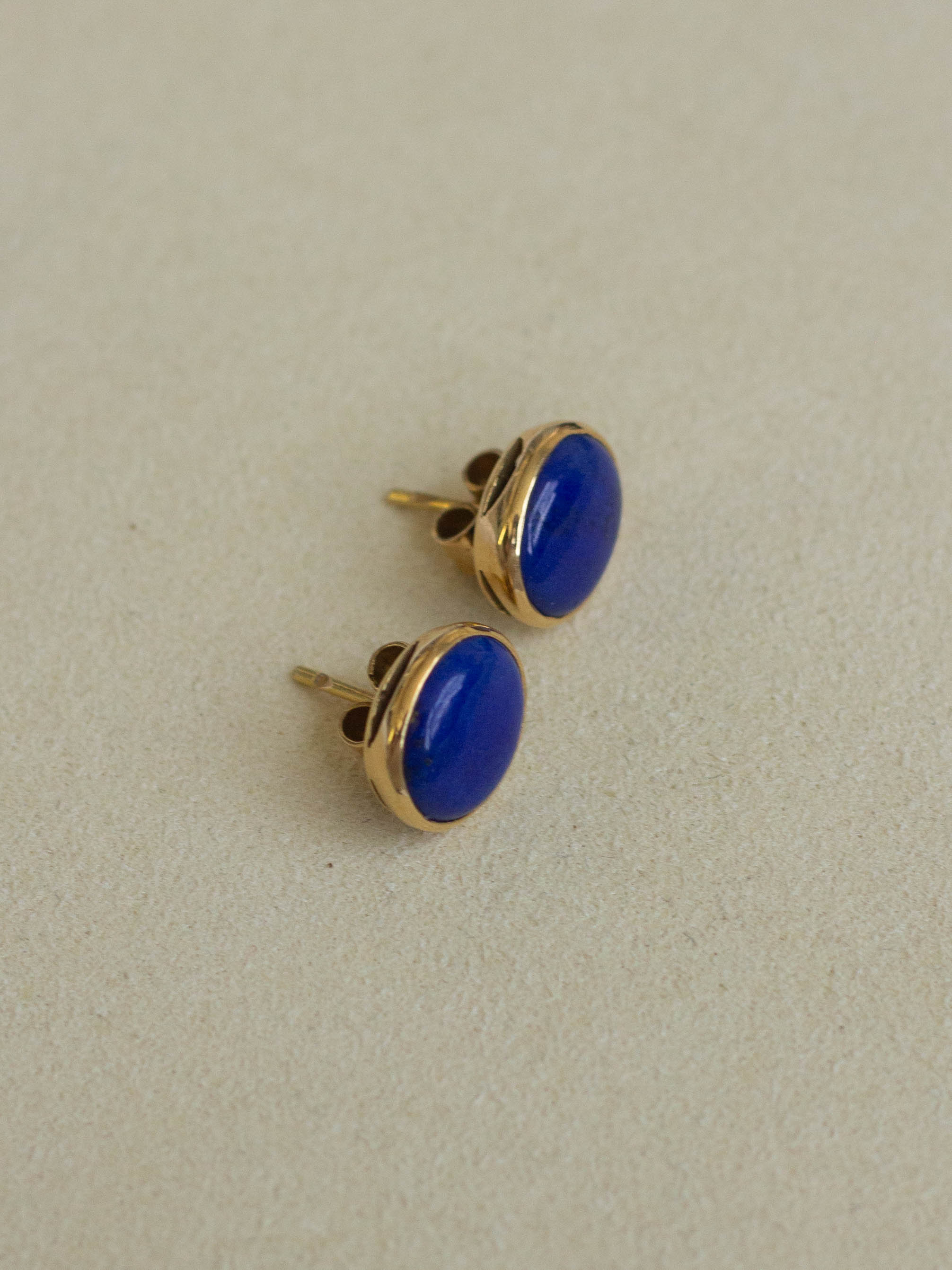 18K Gold Stud Earrings with Lapis Lazuli | Vintage Gold Jewelry