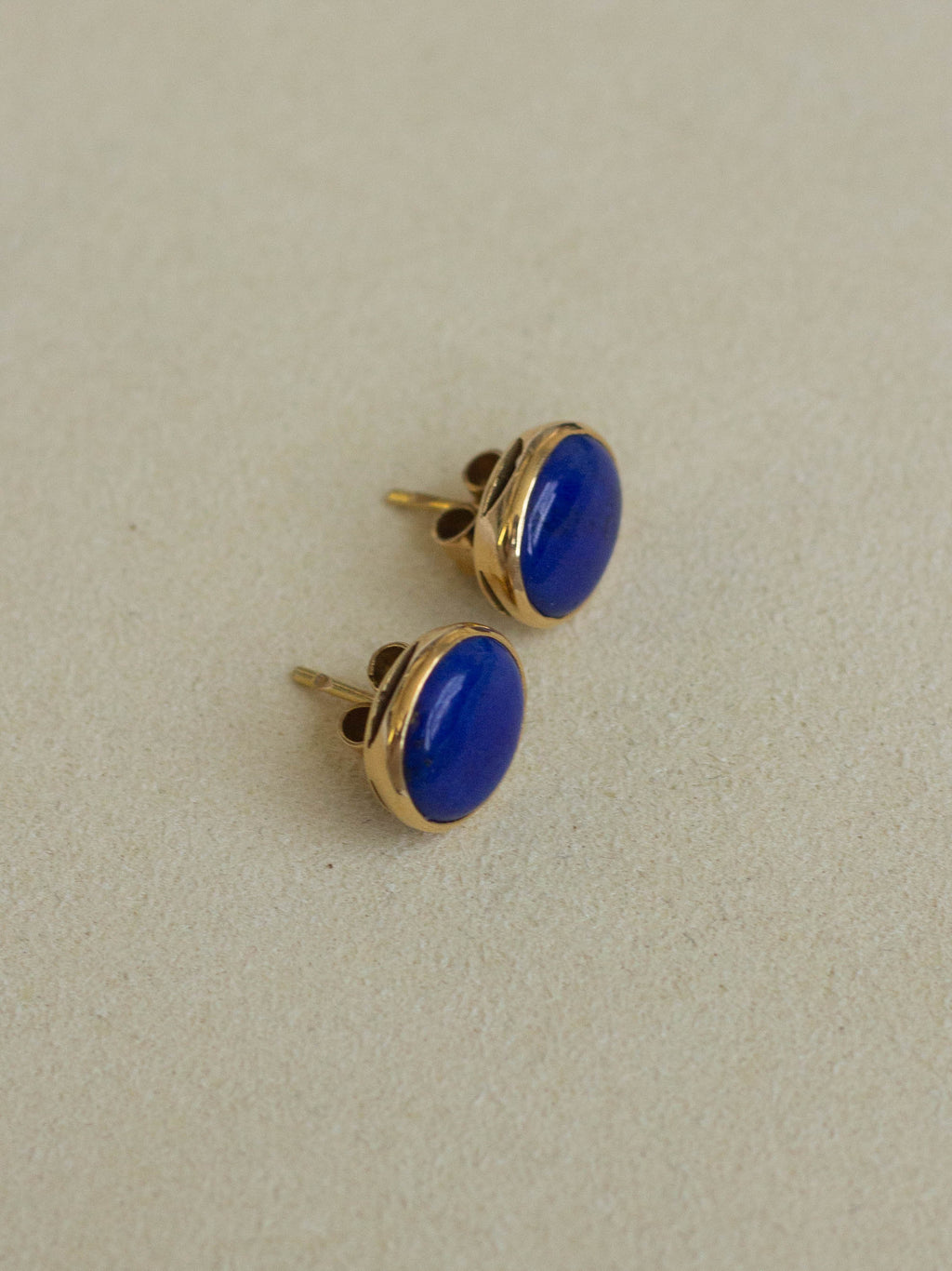 18K Gold Stud Earrings with Lapis Lazuli (GDE05)