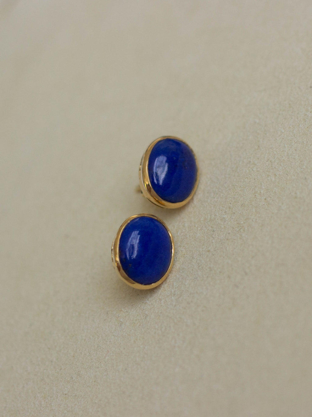 18K Gold Stud Earrings with Lapis Lazuli (GDE05)