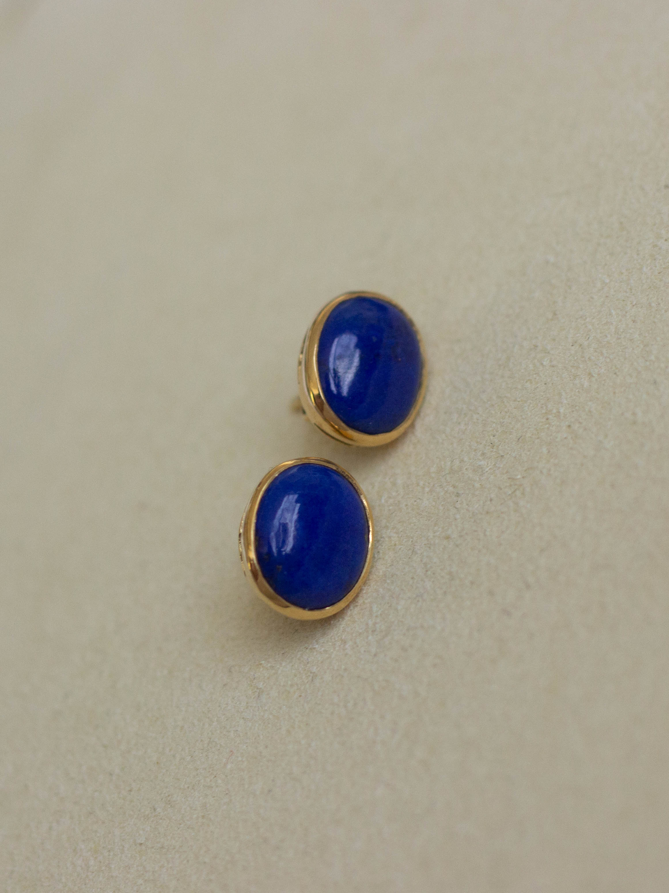 18K Gold Stud Earrings with Lapis Lazuli (GDE05)