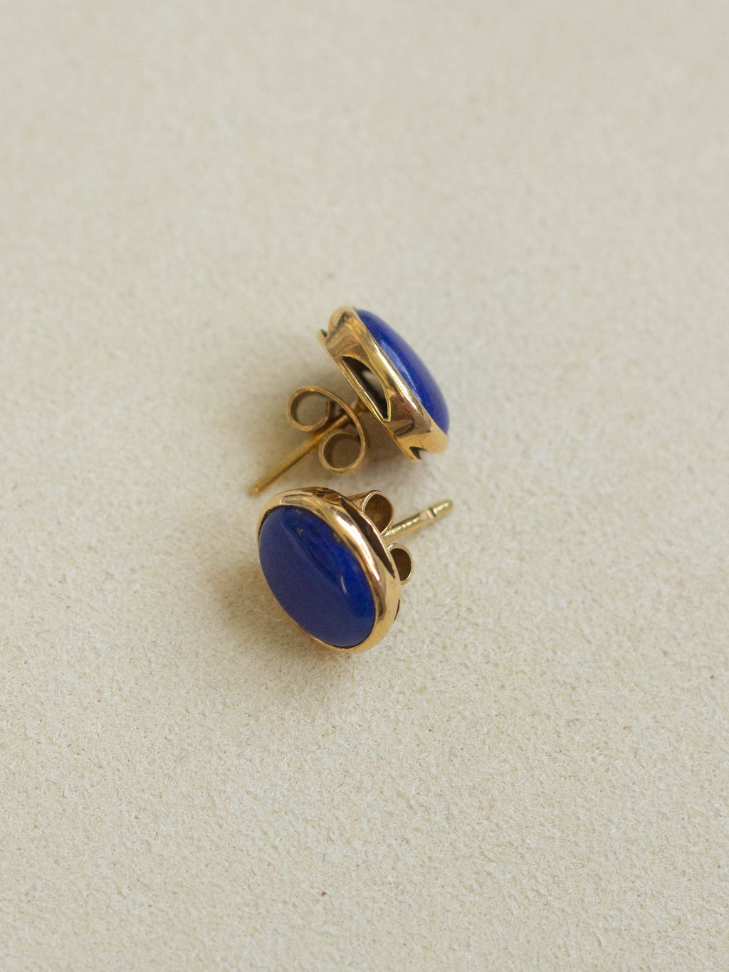 18K Gold Stud Earrings with Lapis Lazuli (GDE05)